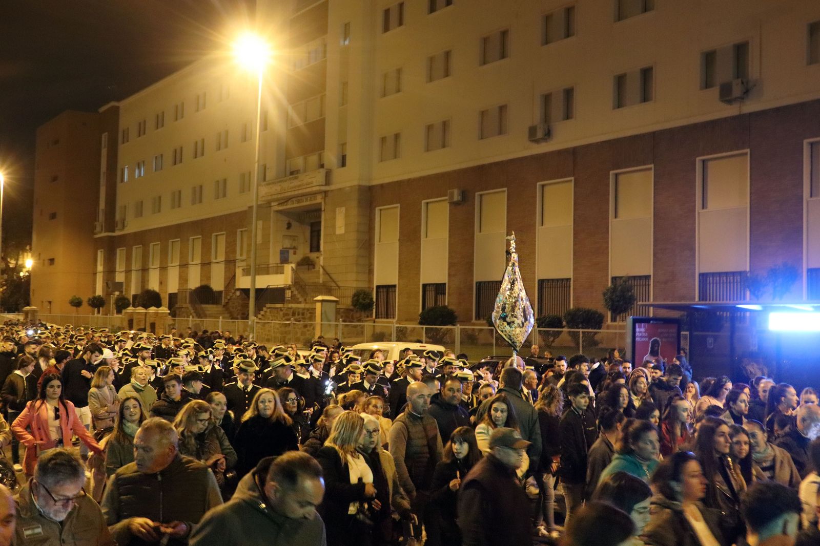 Las mejores imágenes del Martes Santo en Huelva: La Hermandad de La Sentencia