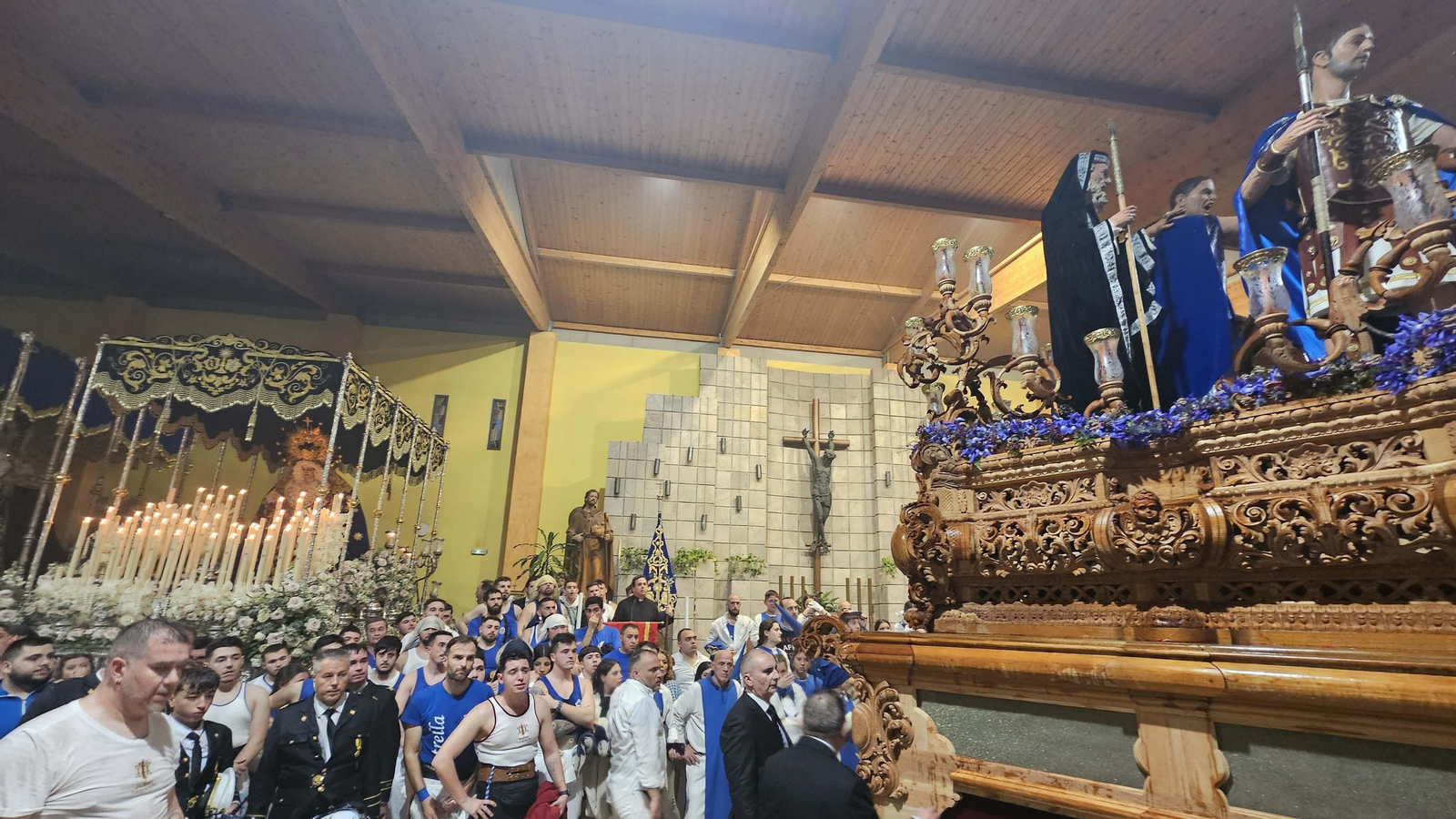 Fotos del Domingo de Ramos en La Línea: La Borriquita y Flagelación