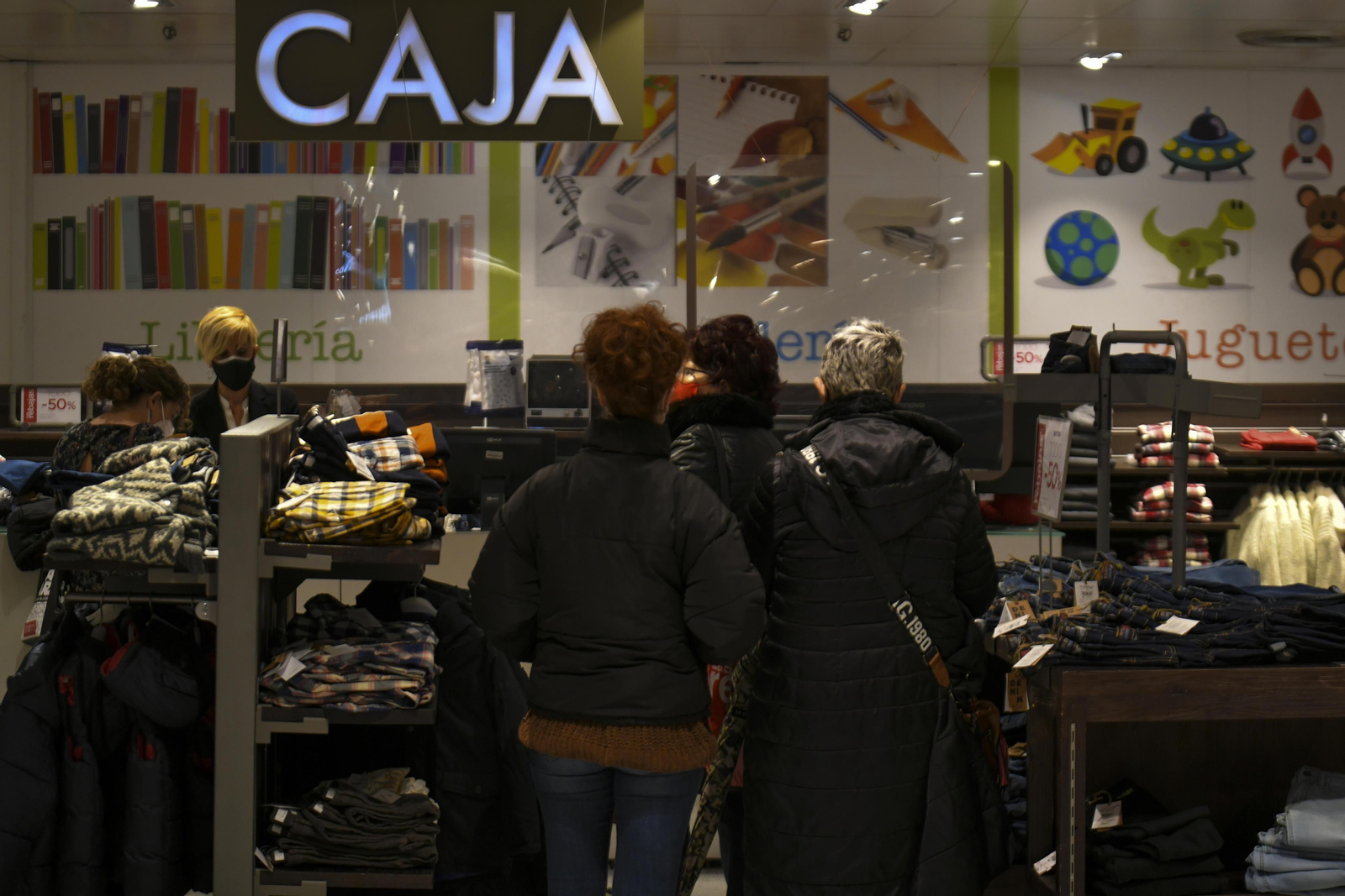 Fotos: el inicio de las rebajas en el Corte Inglés de Granada