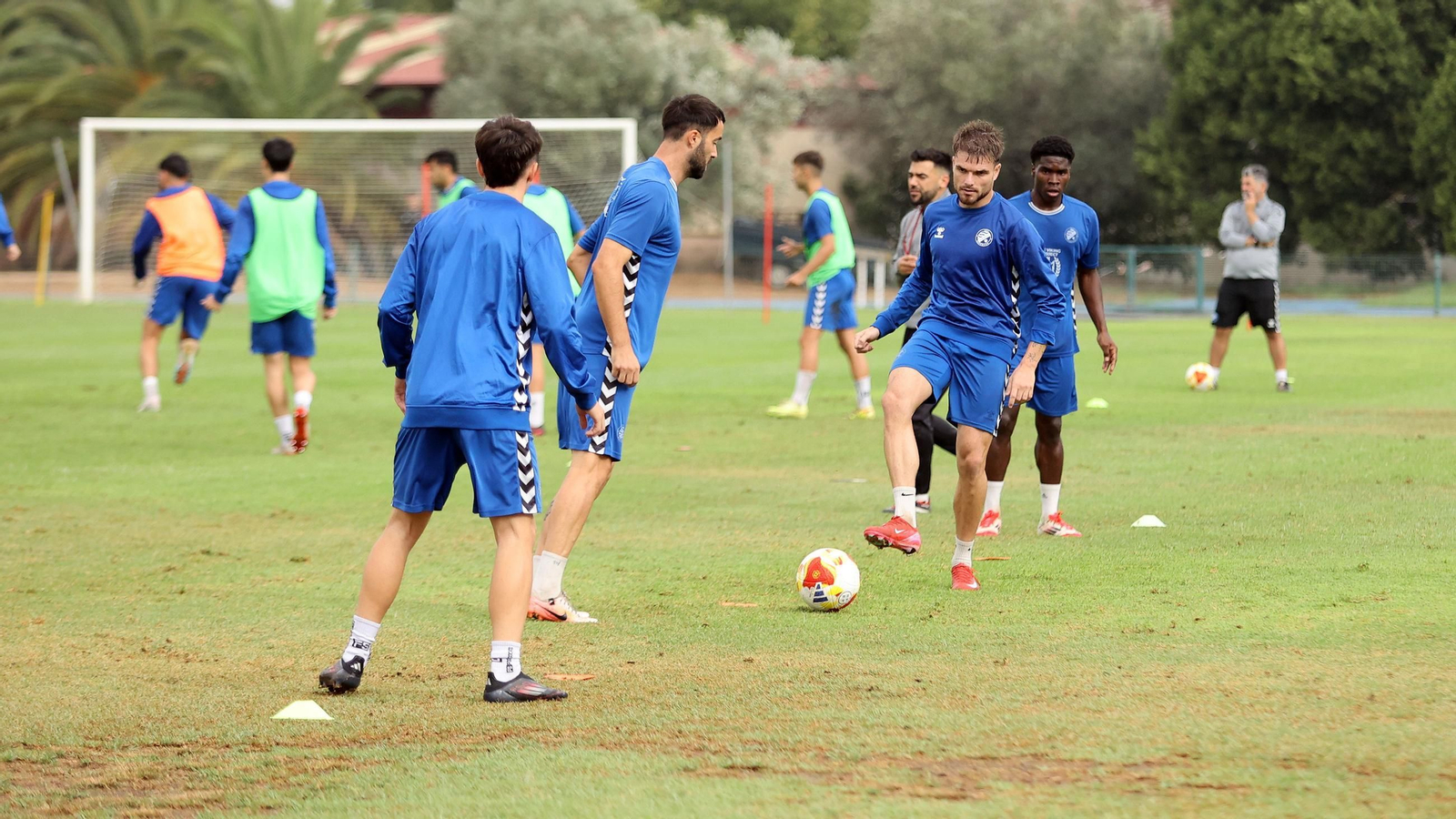 Primer entrenamiento del nuevo entrenador en el Xerez DFC