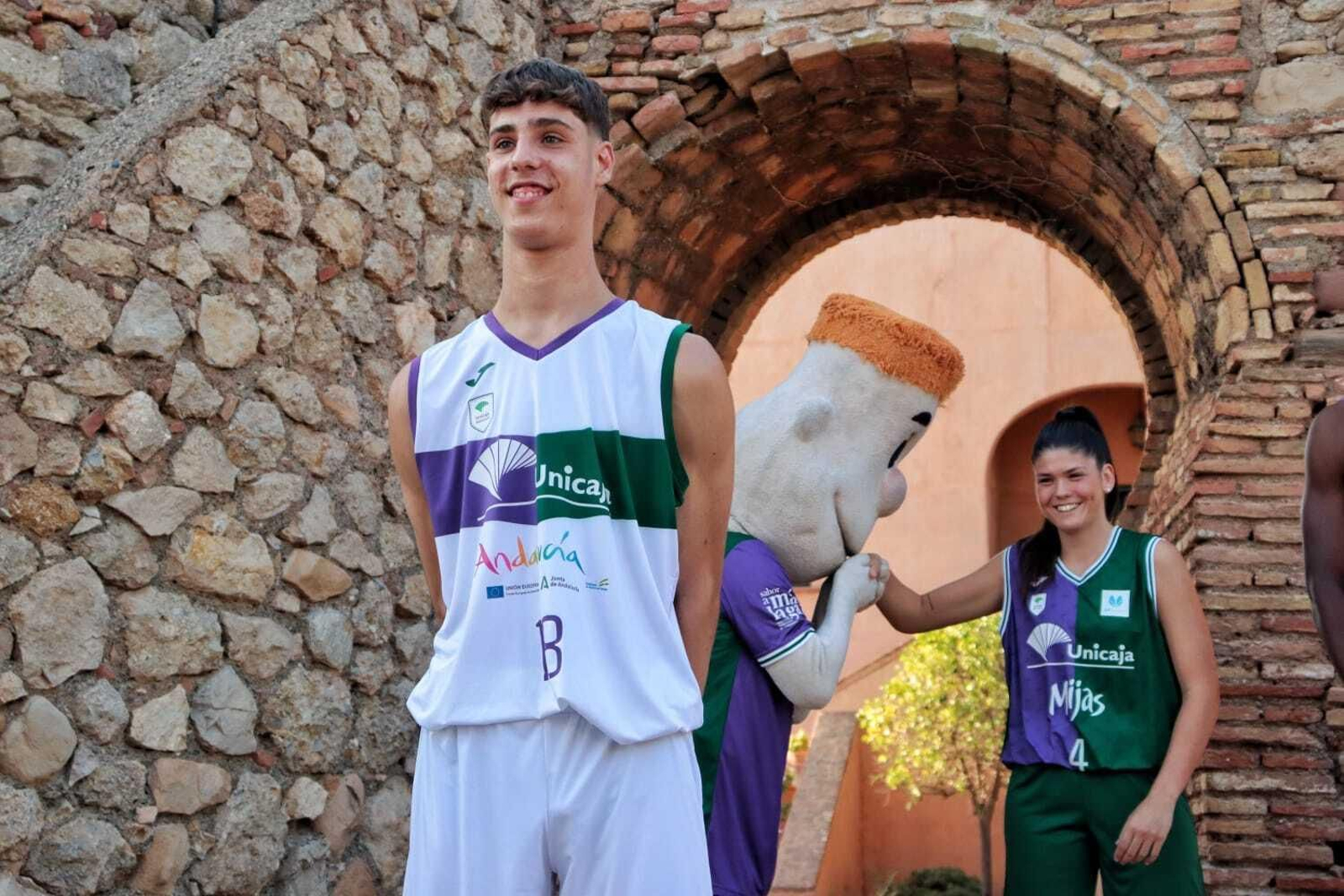 Las fotos de las nuevas camisetas del Unicaja 2023/2024