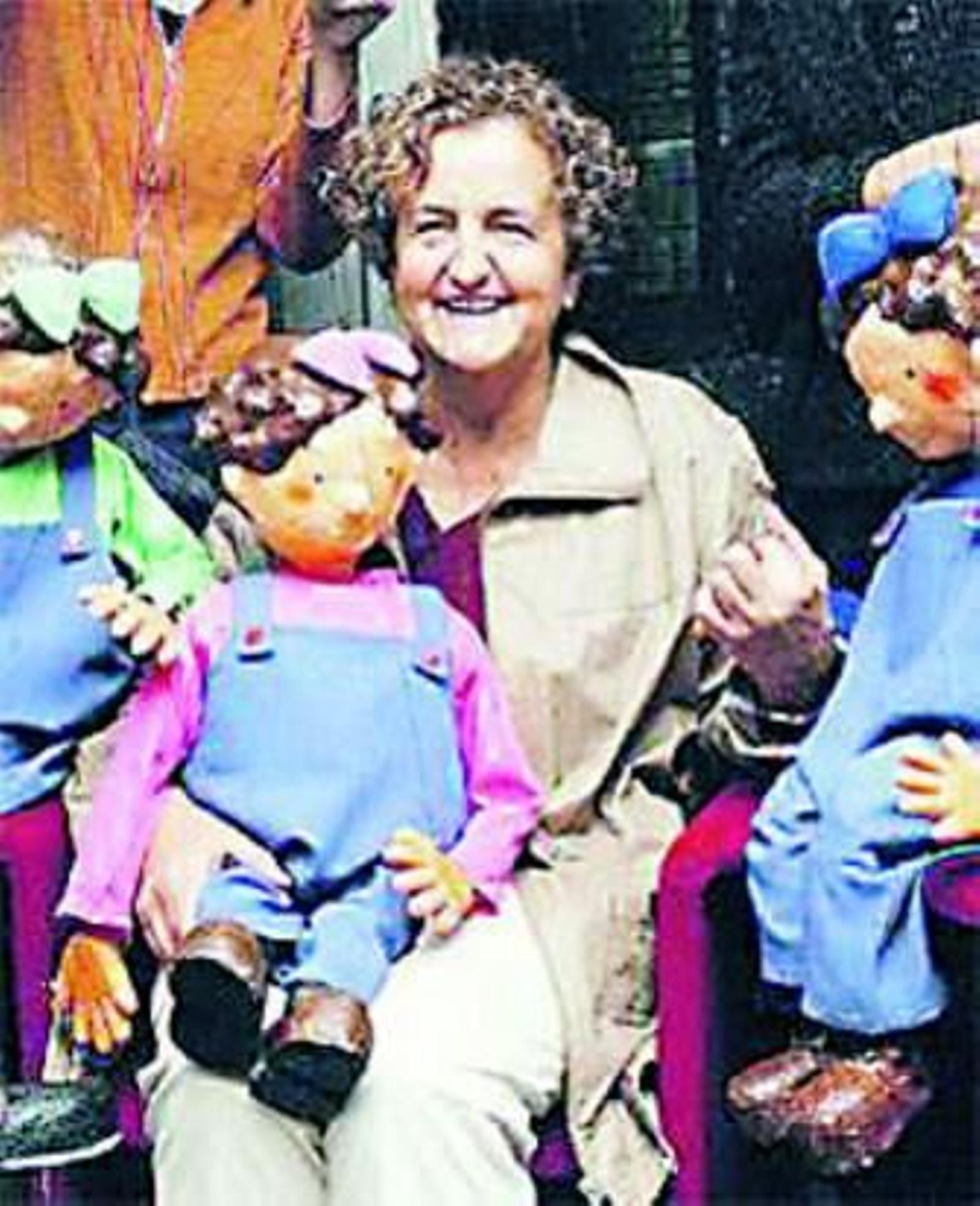 Roser Capdevila, con sus trillizas.