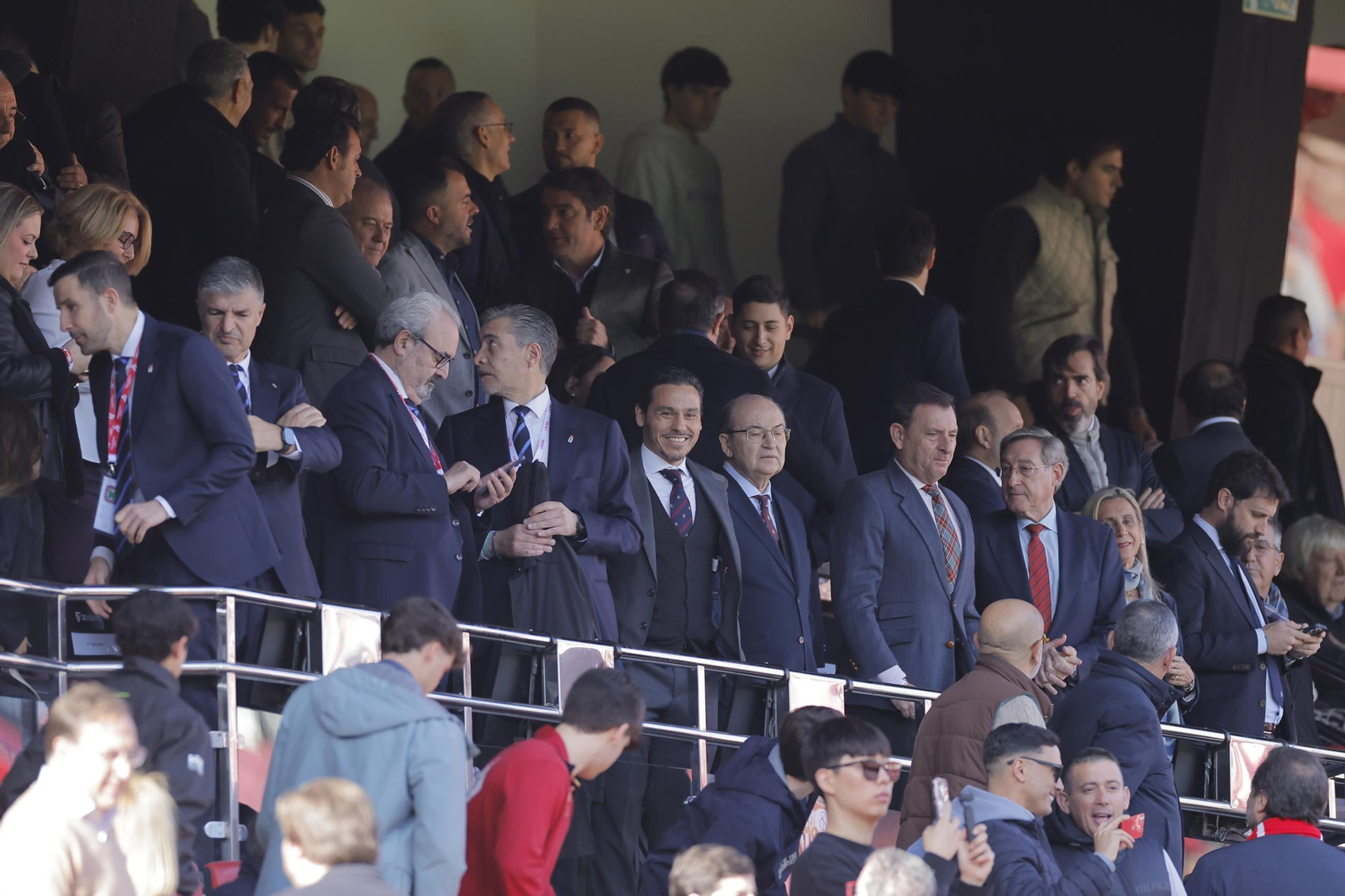 Búscate en las fotos del Sevilla - Oviedo