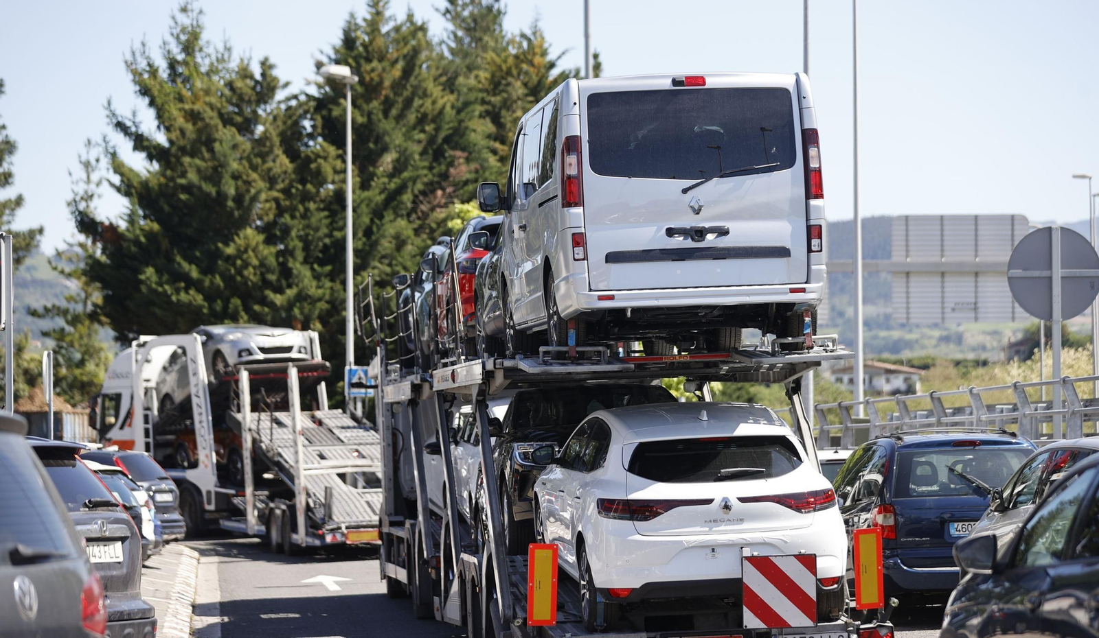 Las matriculaciones de vehículos de empreas lideran el dato en Granada.