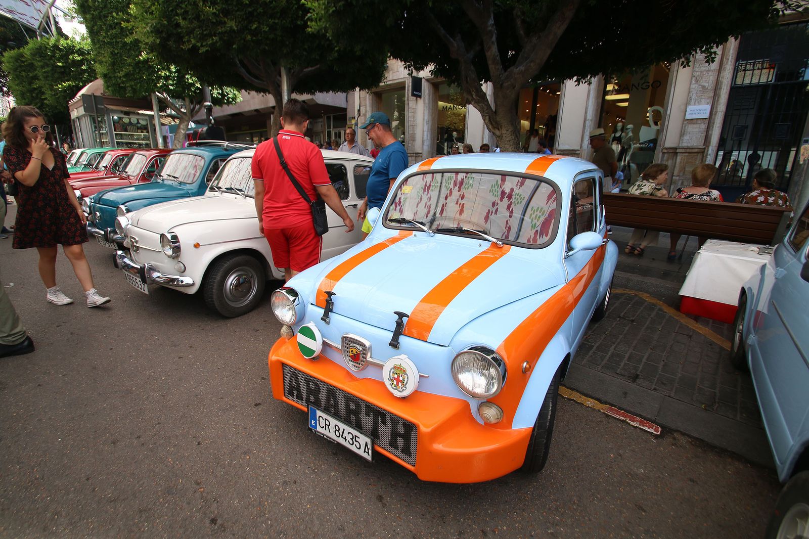 Fotogalería Exhibición Seat 600. Feria Almería 2019