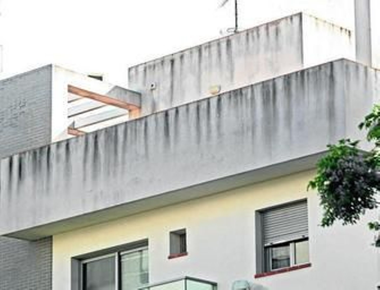 Una de las fincas de la avenida Ana de Viya que será sometida a la ITE.