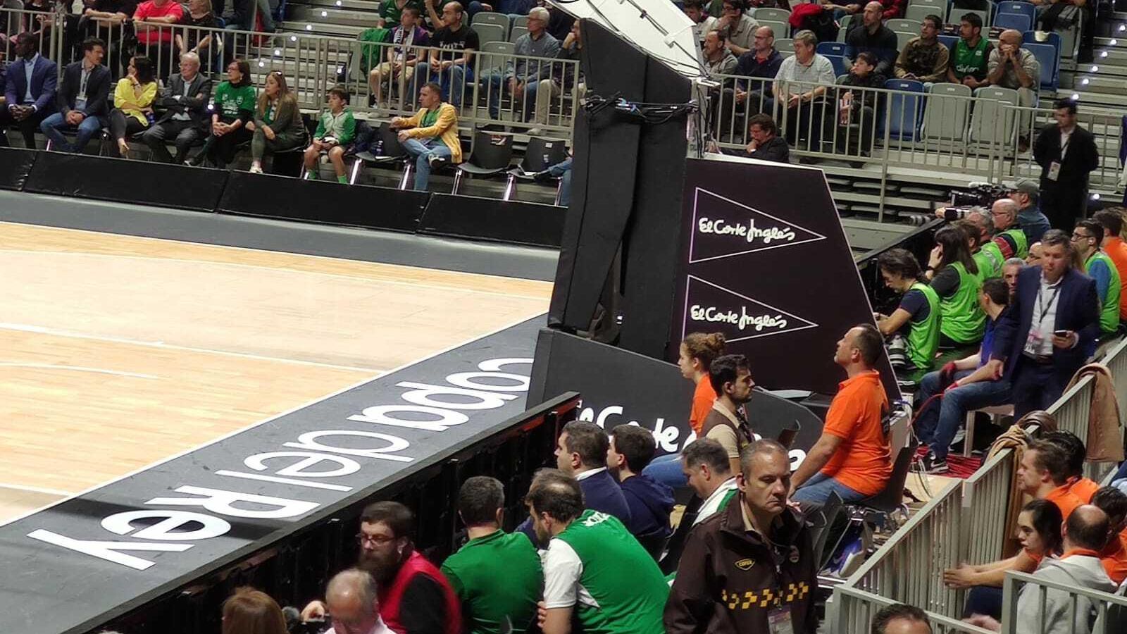 El cuerpo técnico del Unicaja viendo el Iberostar - Morabanc El cuerpo técnico del Unicaja viendo el Iberostar - Morabanc