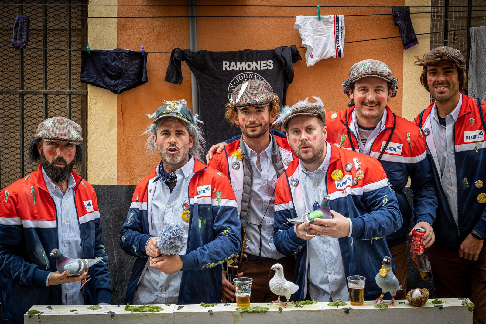 Imágenes del lunes de coros e ilegales del Carnaval de Cádiz 2023