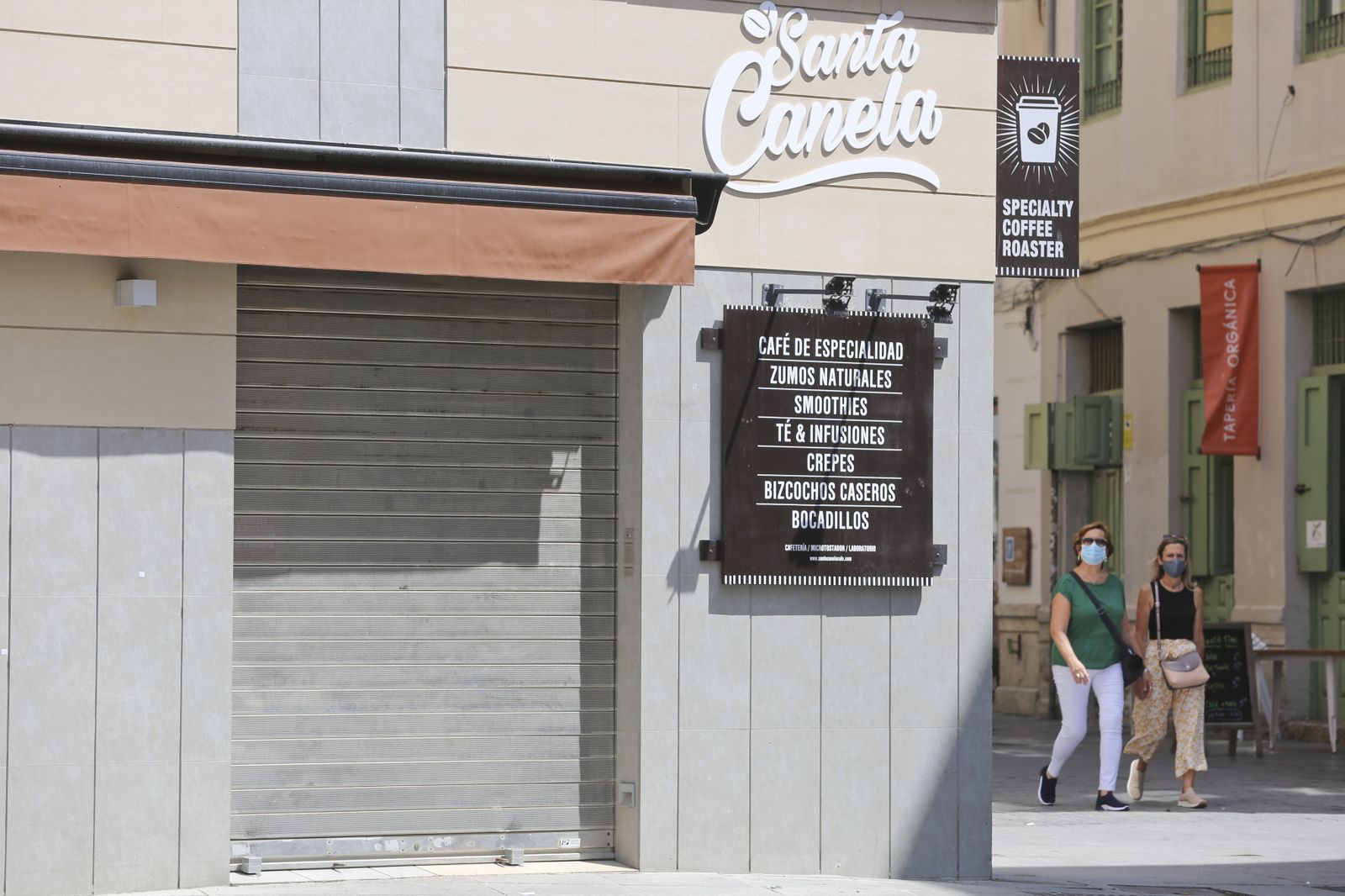 Fotos de los bares de Málaga, todavía a medio gas, en la recta final de la fase 3