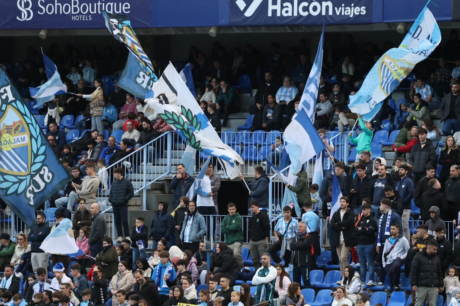 Búscate en las fotos del entrenamiento del Málaga CF en La Rosaleda