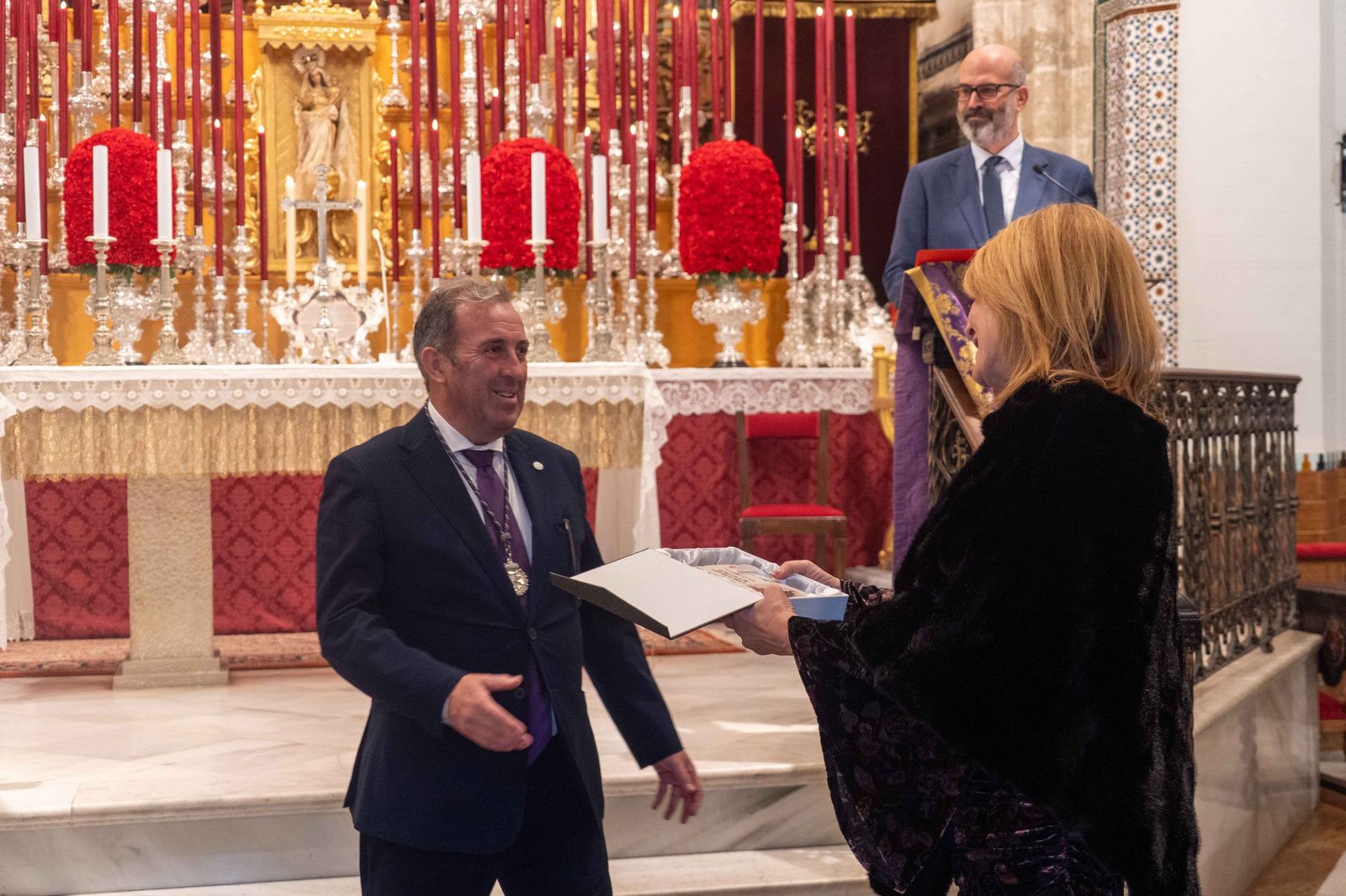 Fotografías de la entrega de distinciones tras la XXXII Exaltación a la Saeta de Huelva