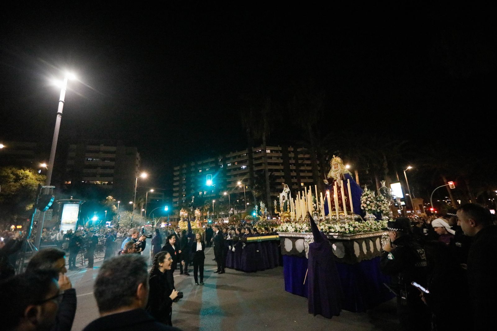 La procesión del Encuentro, en imágenes