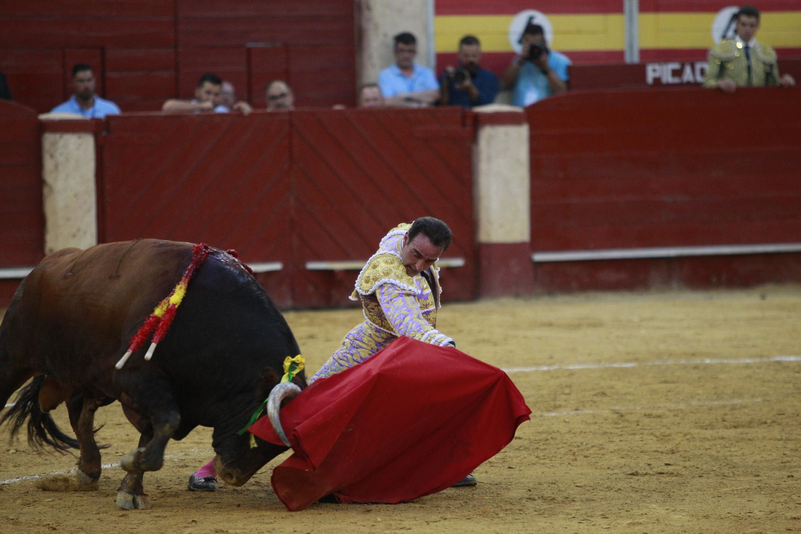 La despedida del torero Enrique Ponce de la Feria de Almería 2024, en imágenes