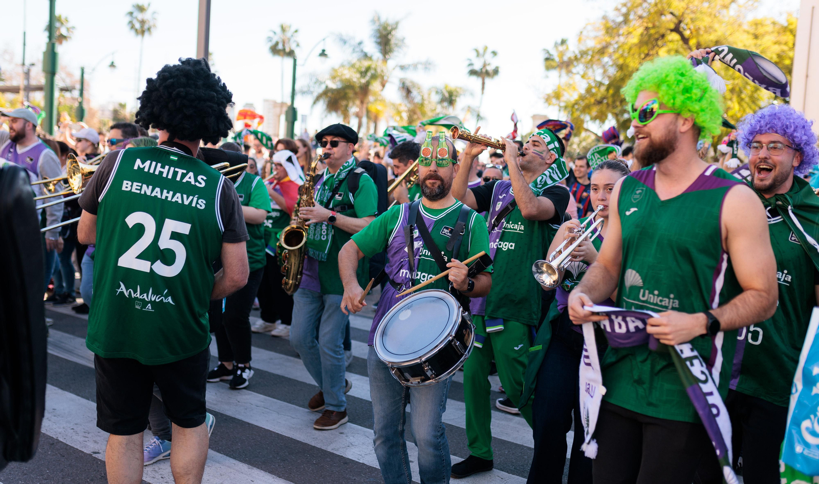 La invasión de las aficiones  de la Copa del centro de Málaga