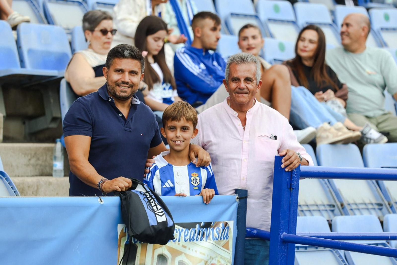 Búscate en las gradas del Nuevo Colombino en el Recre- Linares