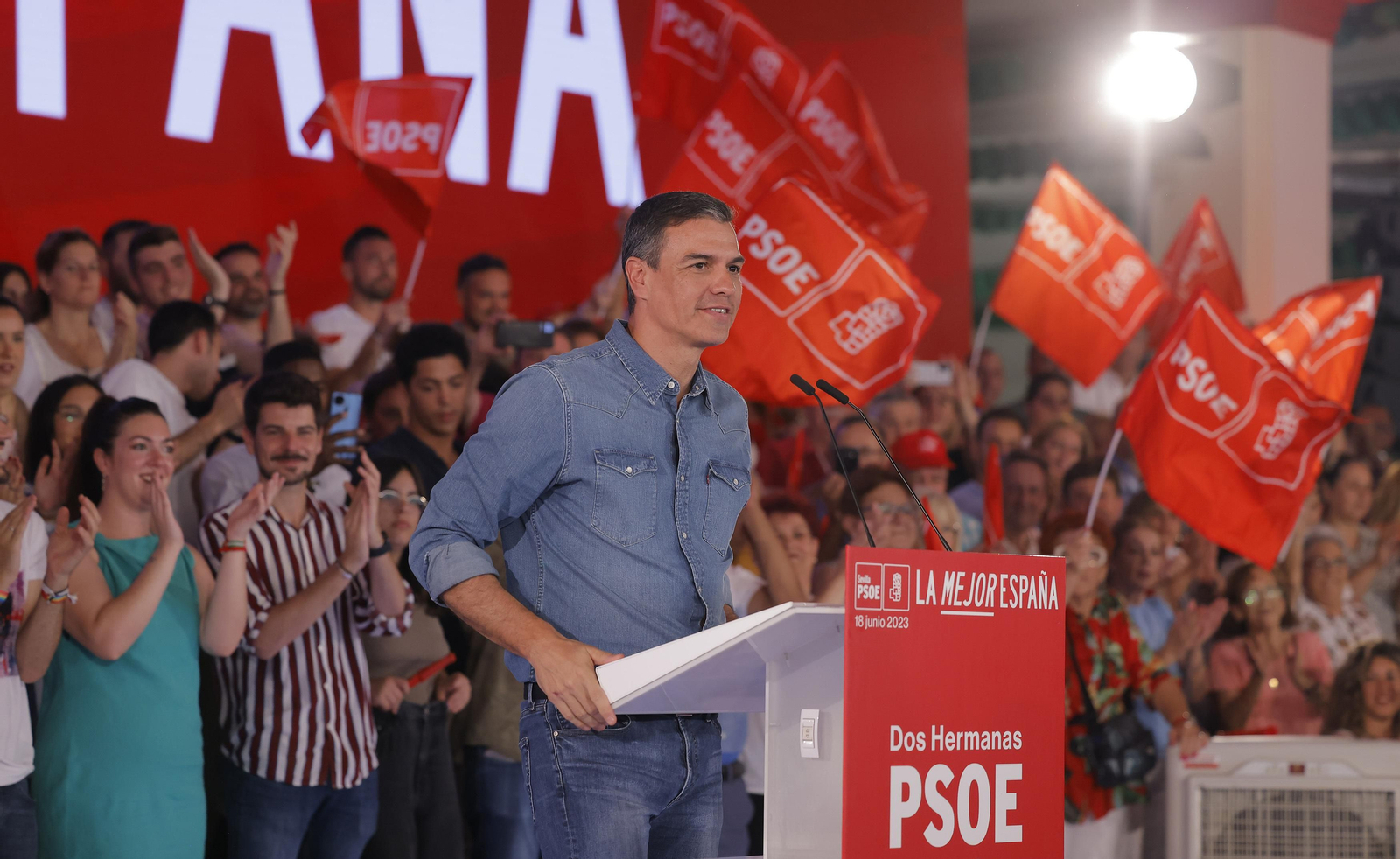 Las imágenes del mitin de Pedro Sánchez en Dos hermanas
