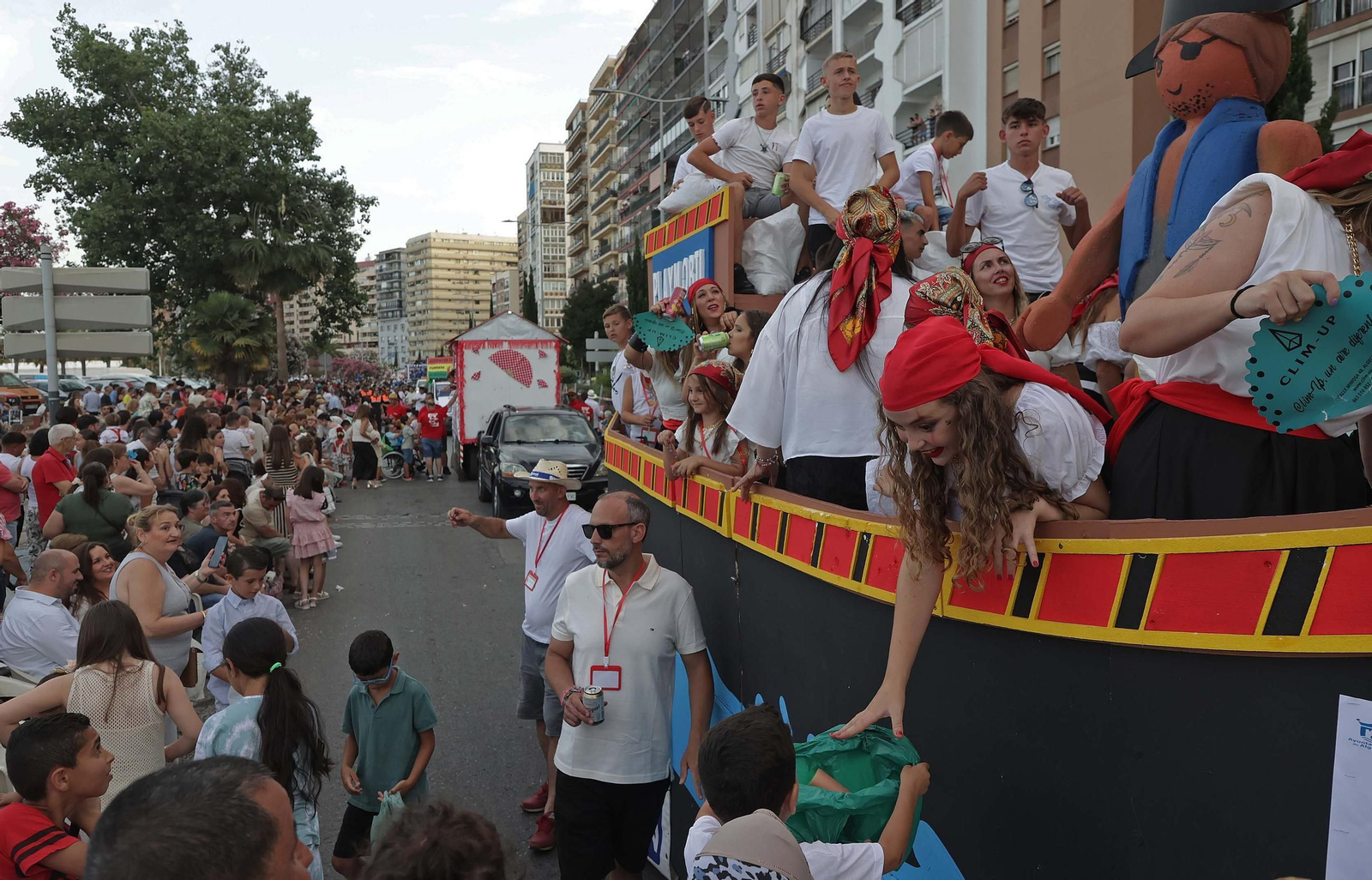 Búscate en las fotos de la cabalgata de la Feria Real de Algeciras 2025