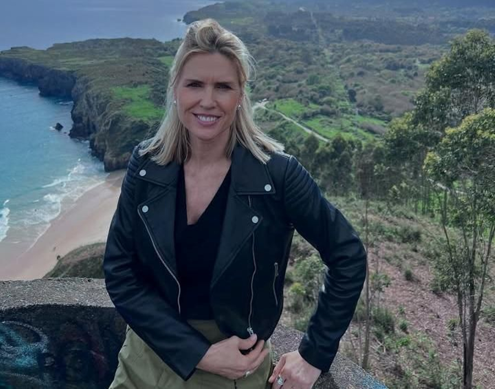Judit Mascó, a sus 55 años, operada de urgencia por una rotura del tendón de Aquiles.