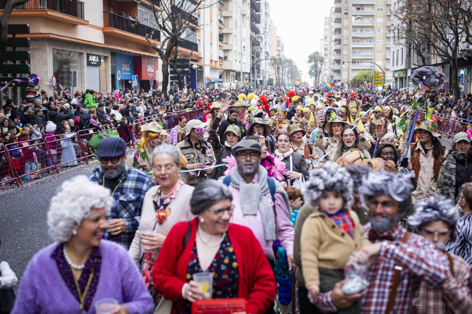 La Cabalgata Magna del Carnaval de Cádiz 2024, en imágenes