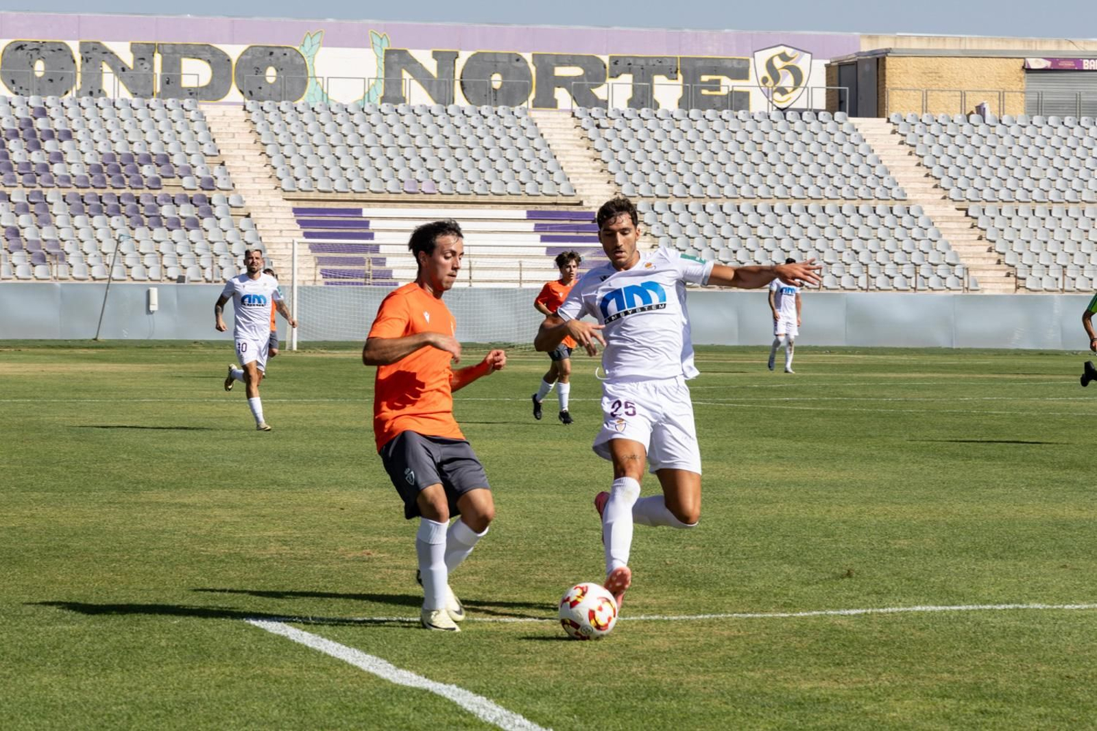 El amistoso entre Real Jaén y su juvenil de Liga Nacional, en imágenes