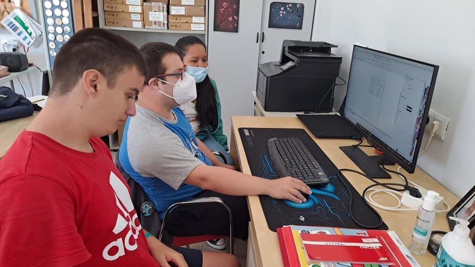 Uno de los talleres que ofrece Aspandle para personas con discapacidad