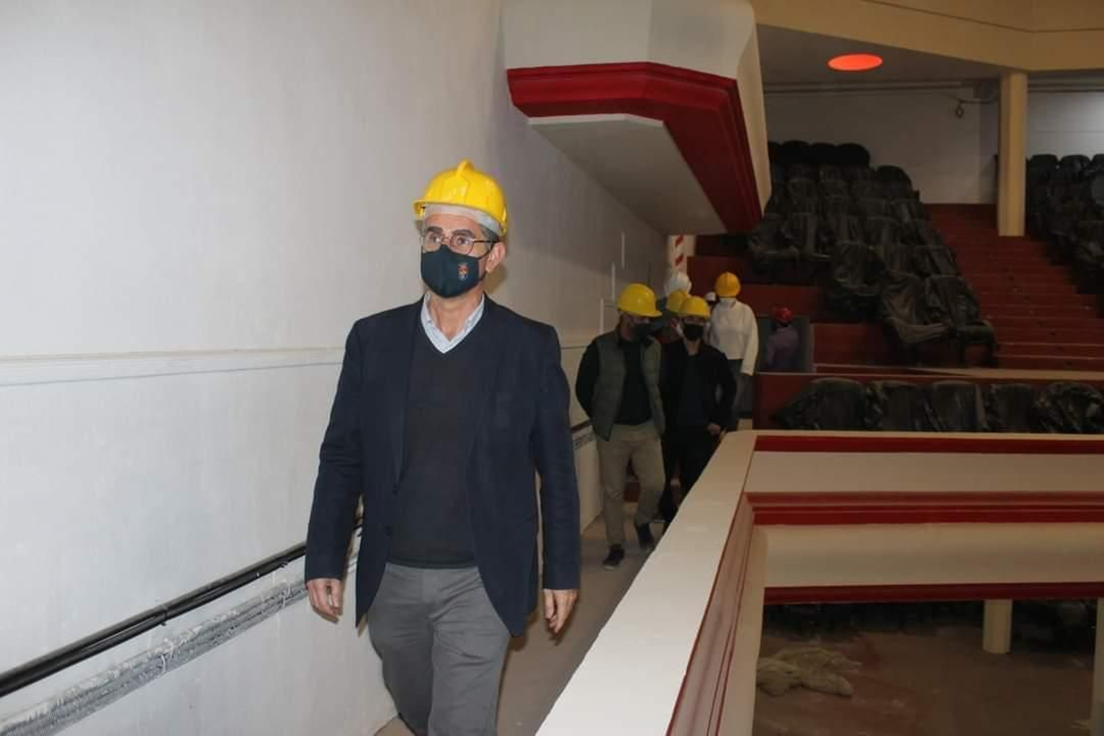 El alcalde y el diputado provincial visitaron las distintas obras, como es el caso de cine Avenida.