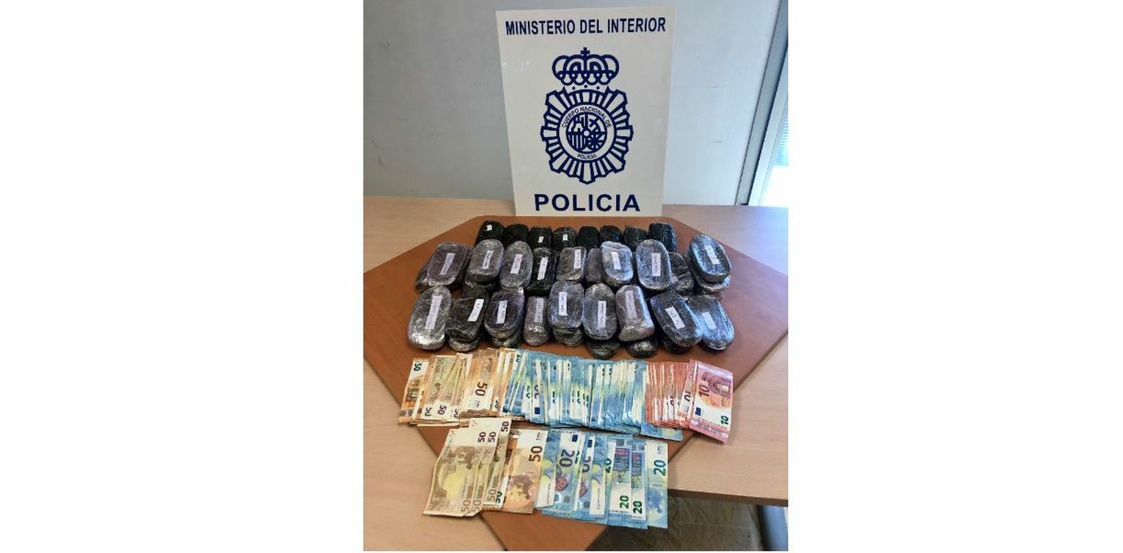 El hachís localizado en la vivienda de Algeciras.