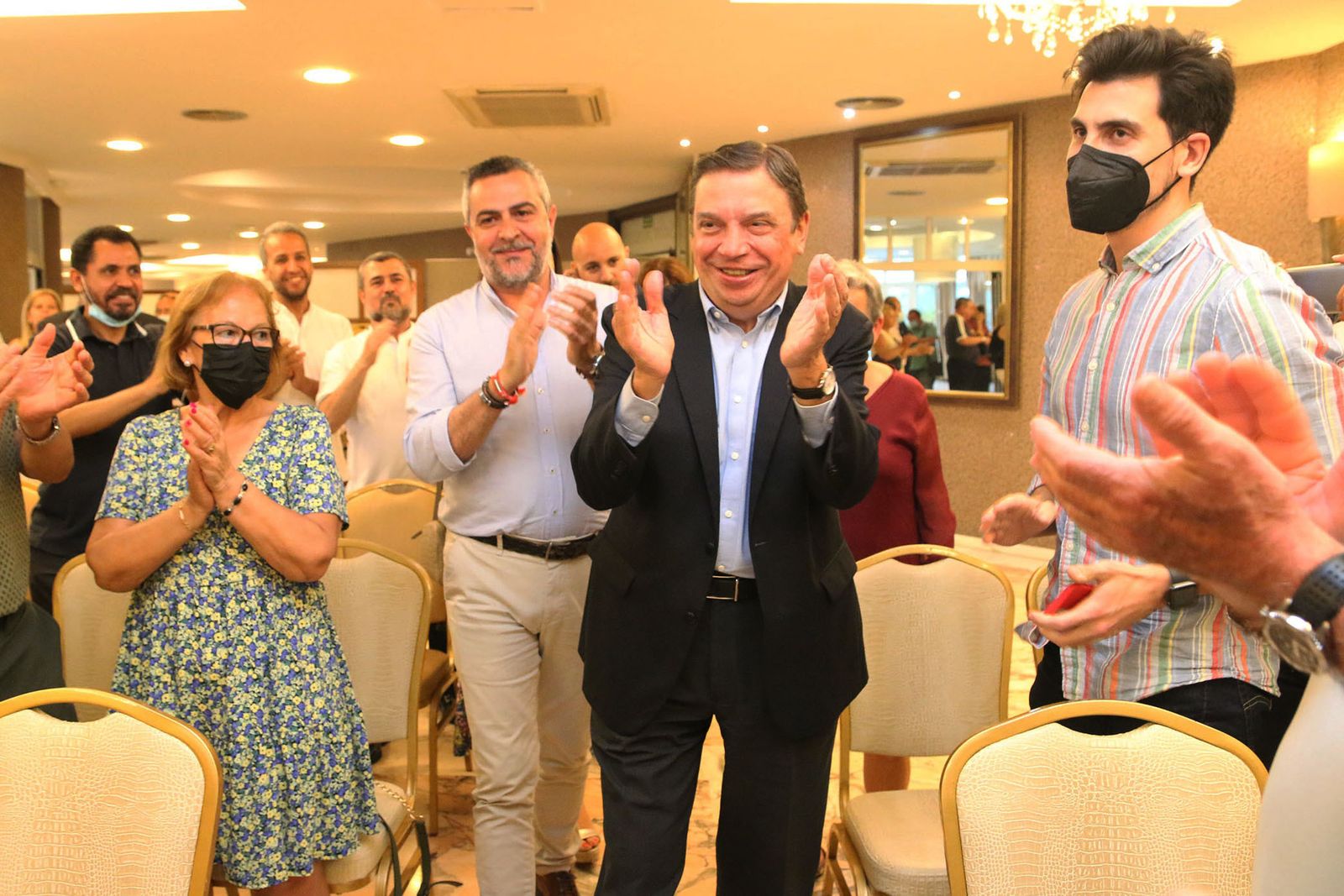 Fotogalería del ministro de Agricultura, Luis Planas, en un acto del PSOE de Almería