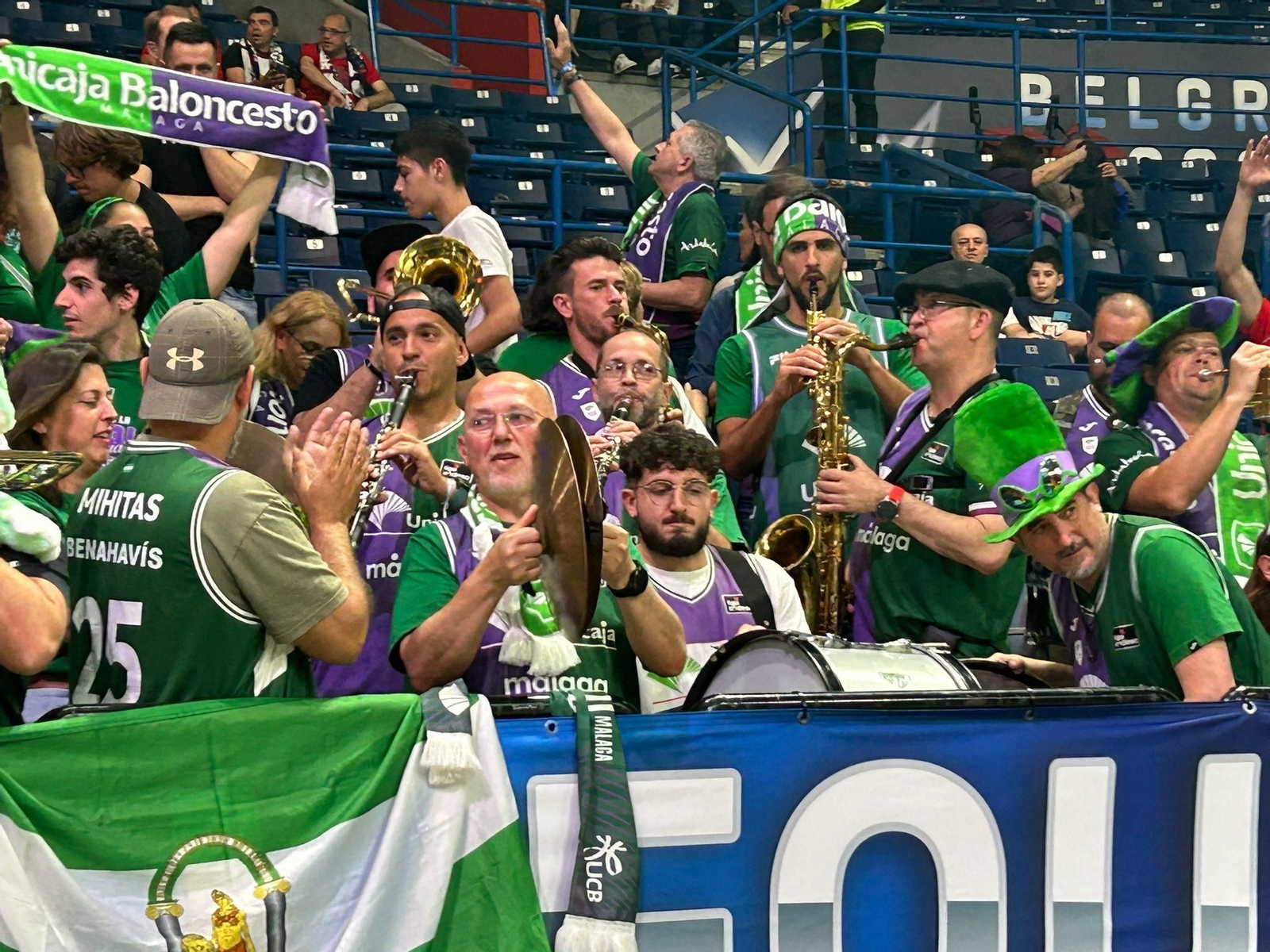 Búscate en las gradas en el Lenovo Tenerife - Unicaja de la final de la BCL