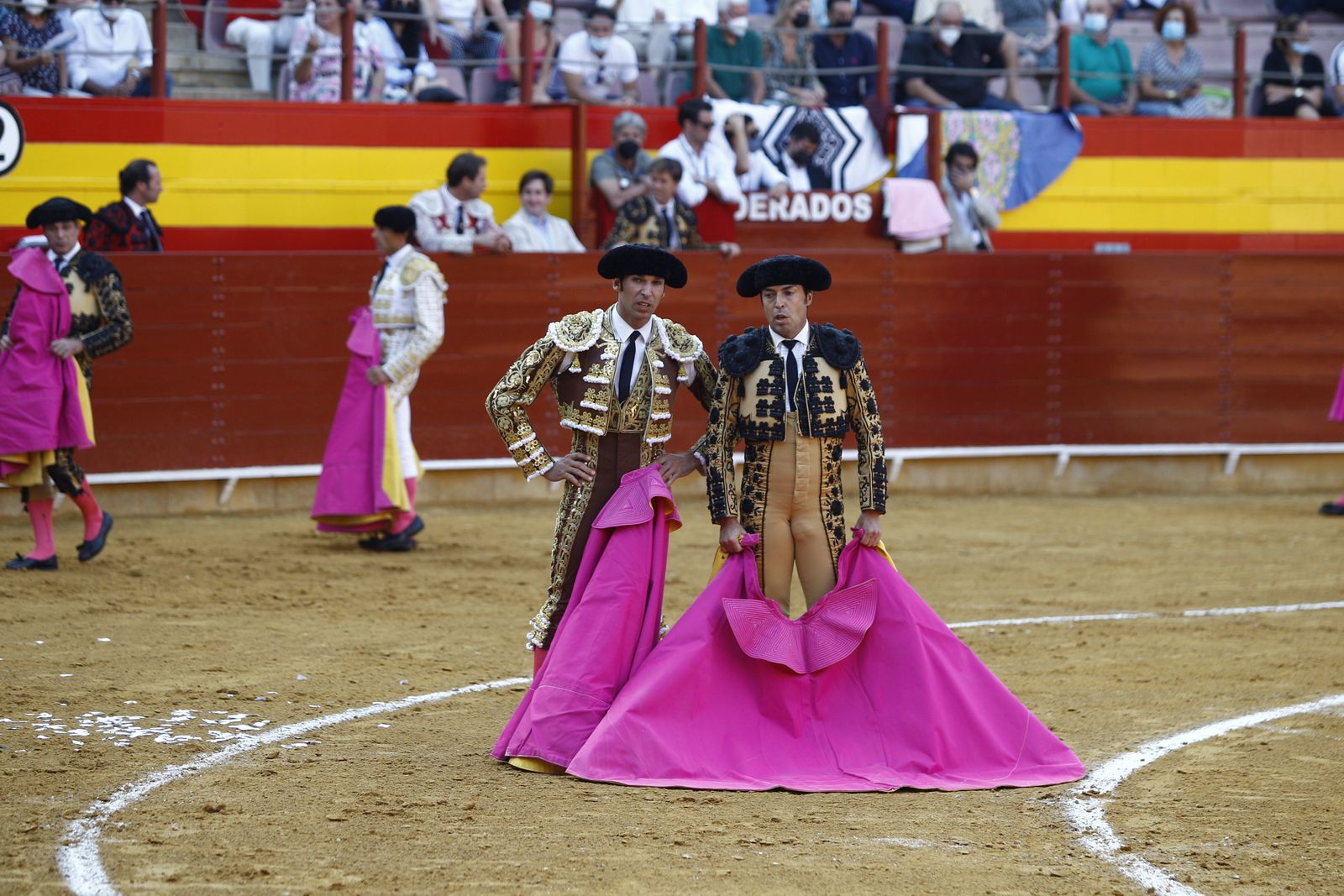 Fotogalería corrida de toros. Cayetano Rivera, Paco Ureña y Roca Rey. Roquetas de Mar.