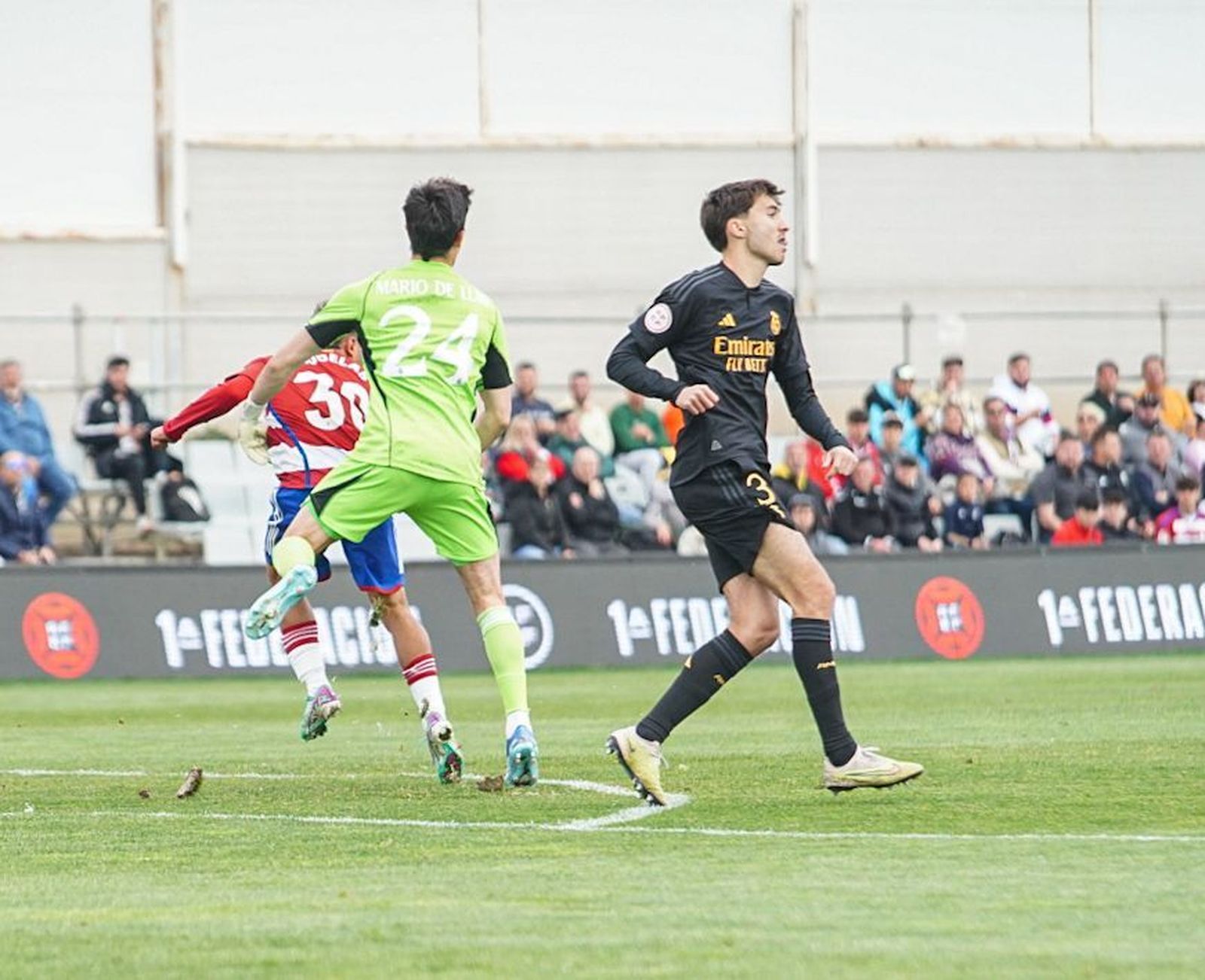 Las imágenes del Recreativo Granada - Real Madrid Castilla
