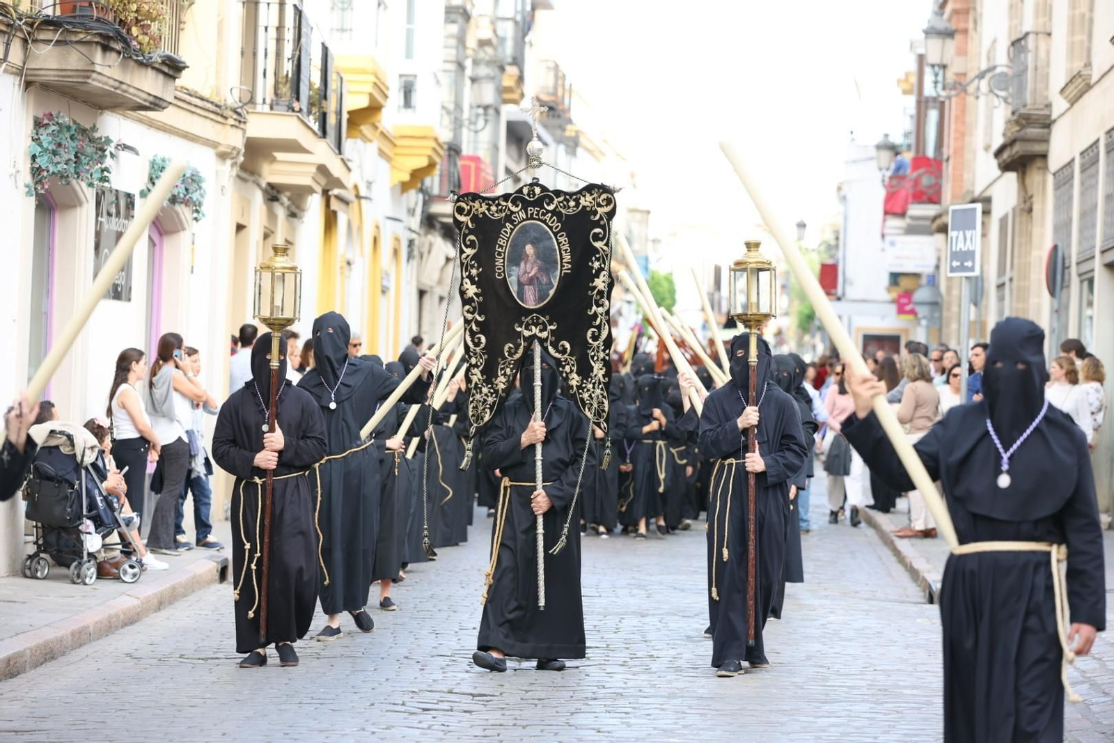 Lunes Santo en Jerez: imágenes de Amor y Sacrificio