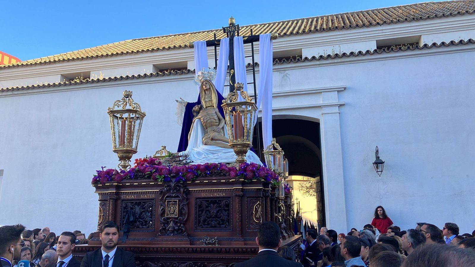 El Santo Entierro es la última hermandad en salir a la calle el Viernes Santo en Huelva