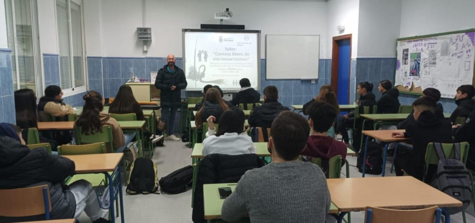 Un aula, durante uno de los talleres de la Escuela por la Igualdad.