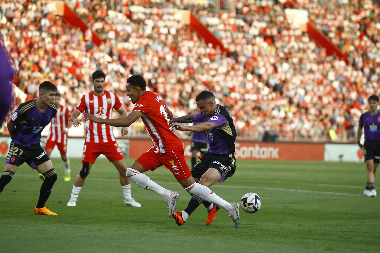 Imágenes del partido U.D. Almería-Real Valladolid C.F.