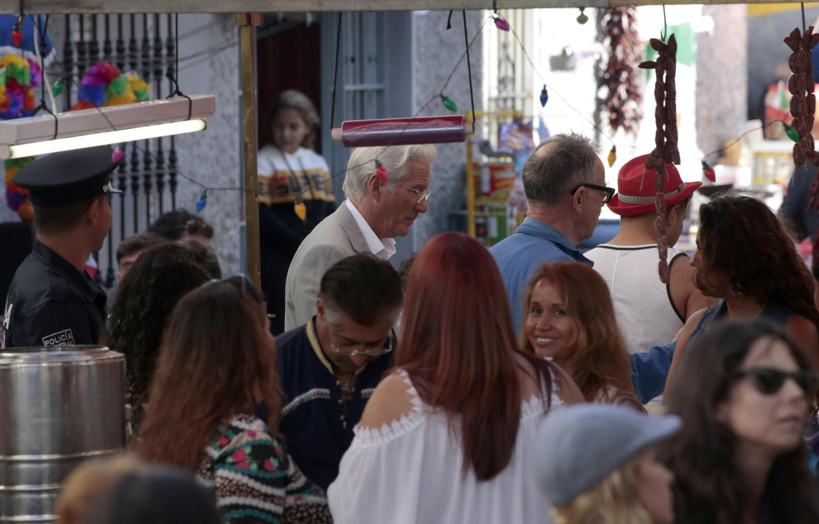 Las imágenes del rodaje de la serie de Richard Gere en Sevilla