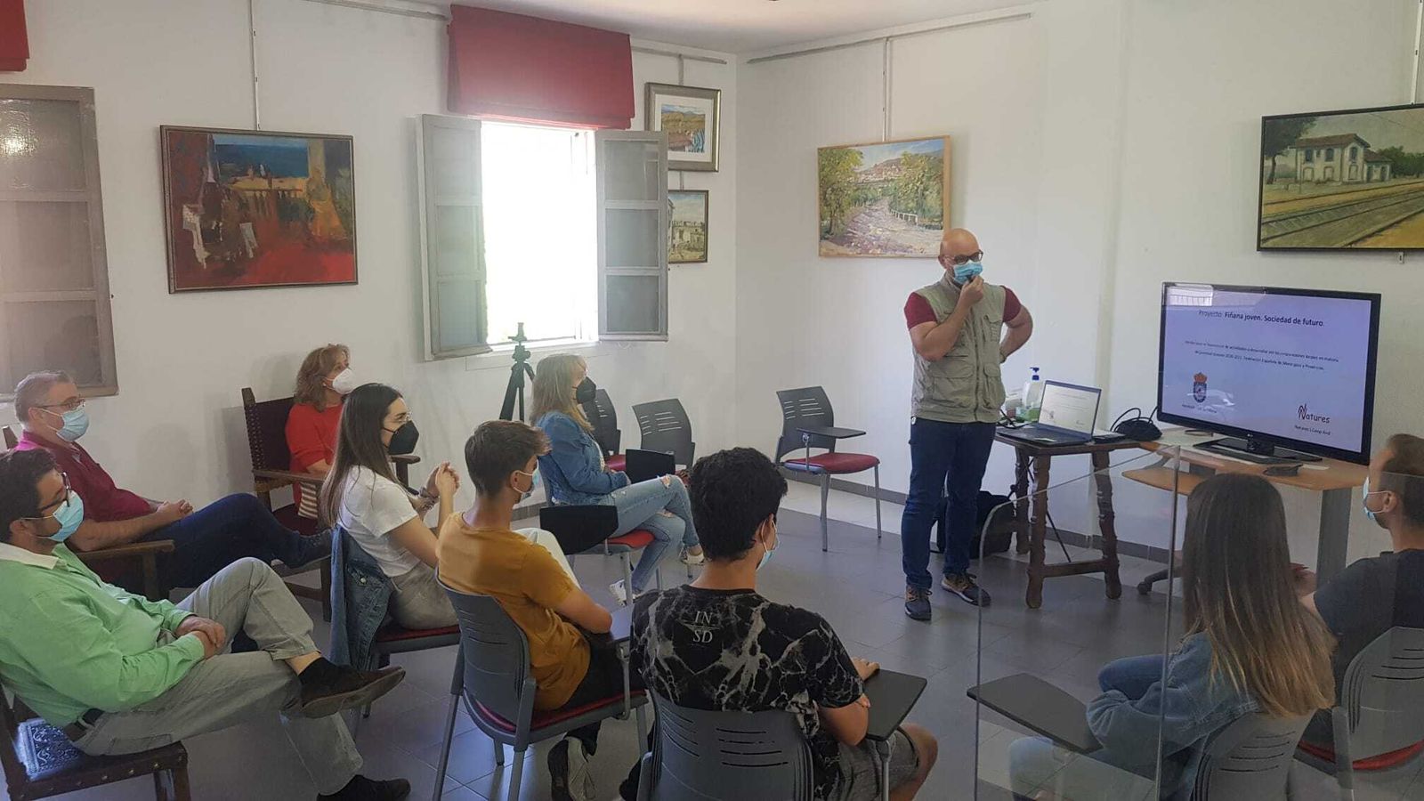 Jóvenes de Fiñana abordan la inclusión y la lucha contra el cambio climático