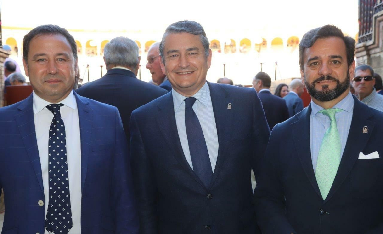 Ricardo Sánchez, Delegado de la Junta en Sevilla , Antonio Sanz y Manuel Alejandro Cardenete Flores, Viceconsejero de Turismo de la Junta
