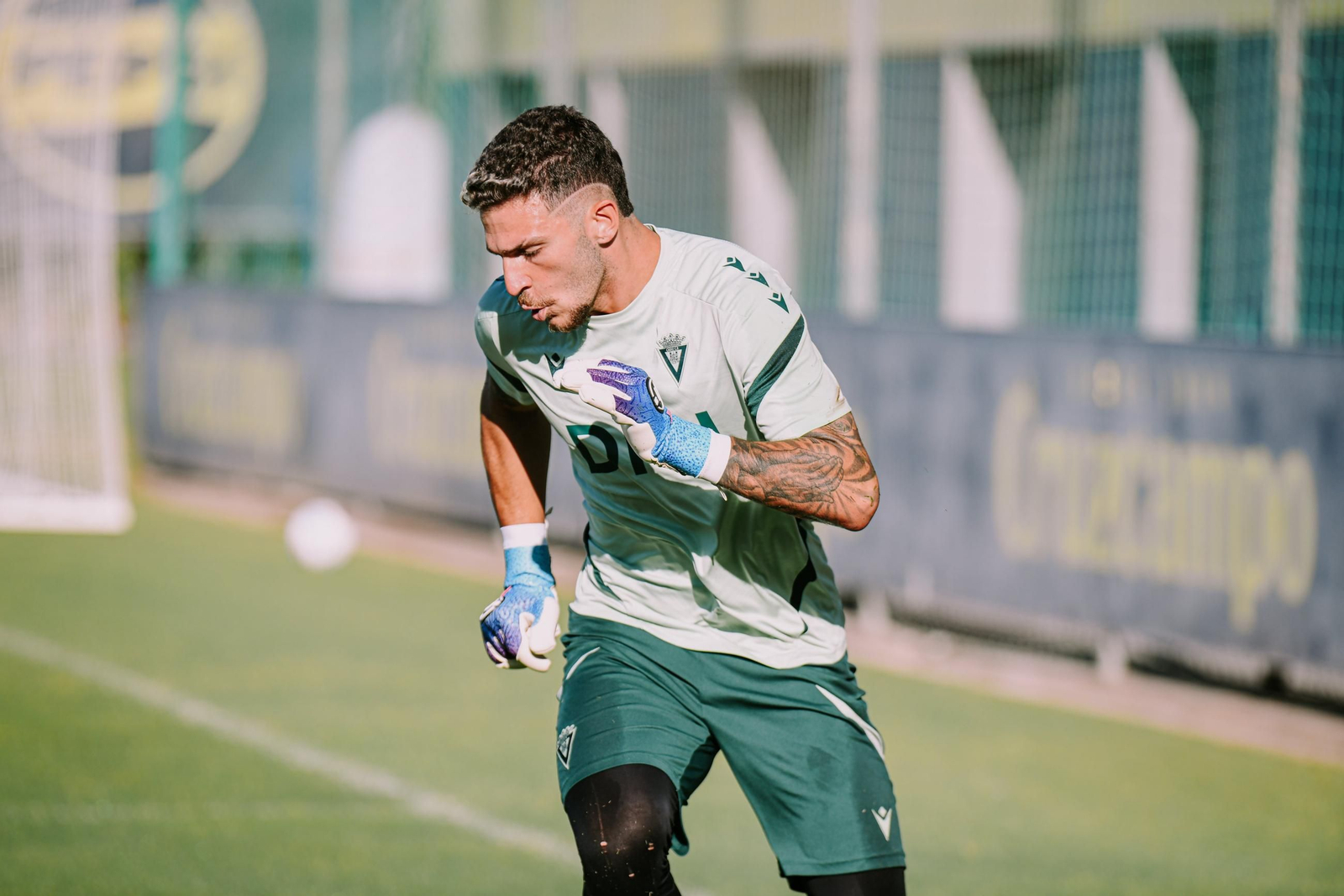 Víctor Aznar, en un entreno con el equipo en la presente semana.