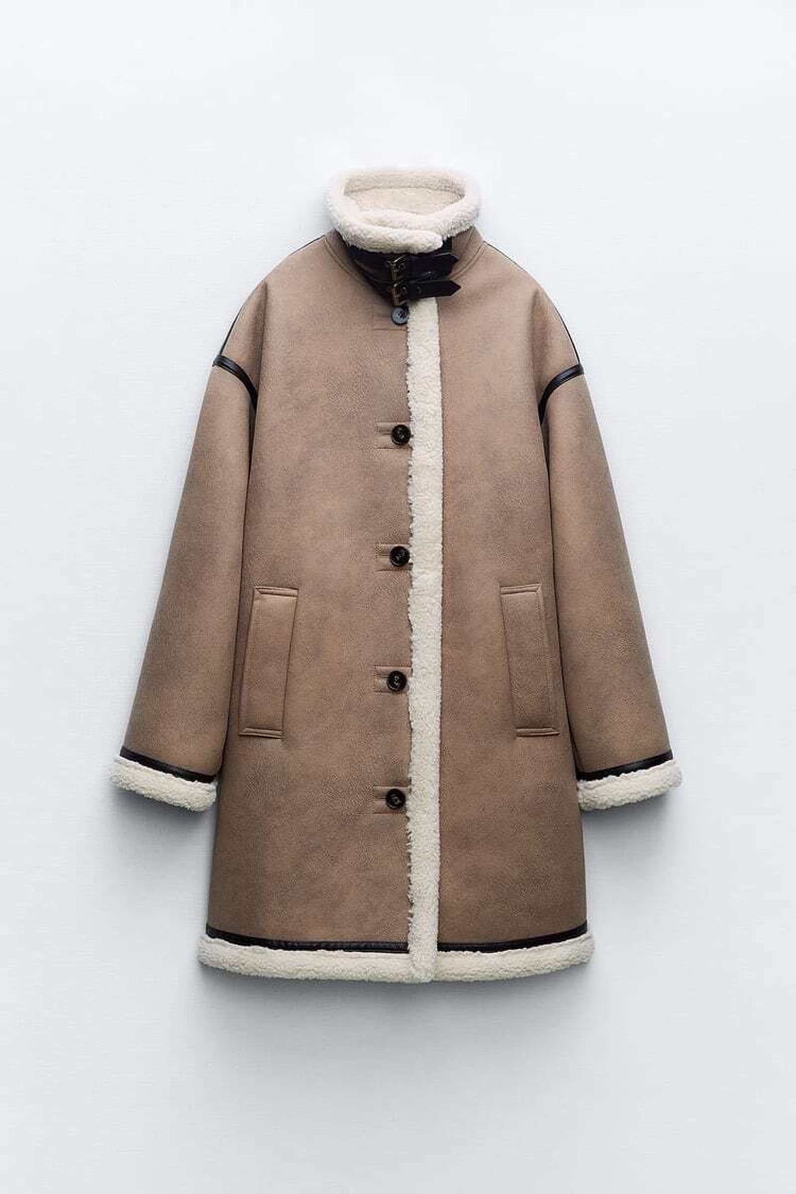 Abrigo doble faz de botones de Zara