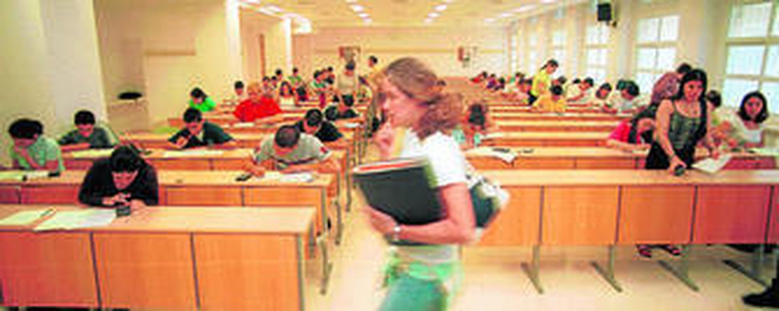 La propuesta consiste en un plan académico intensivo para los alumnos que quieran reducir de 4 a 3 años la duración de los estudios.