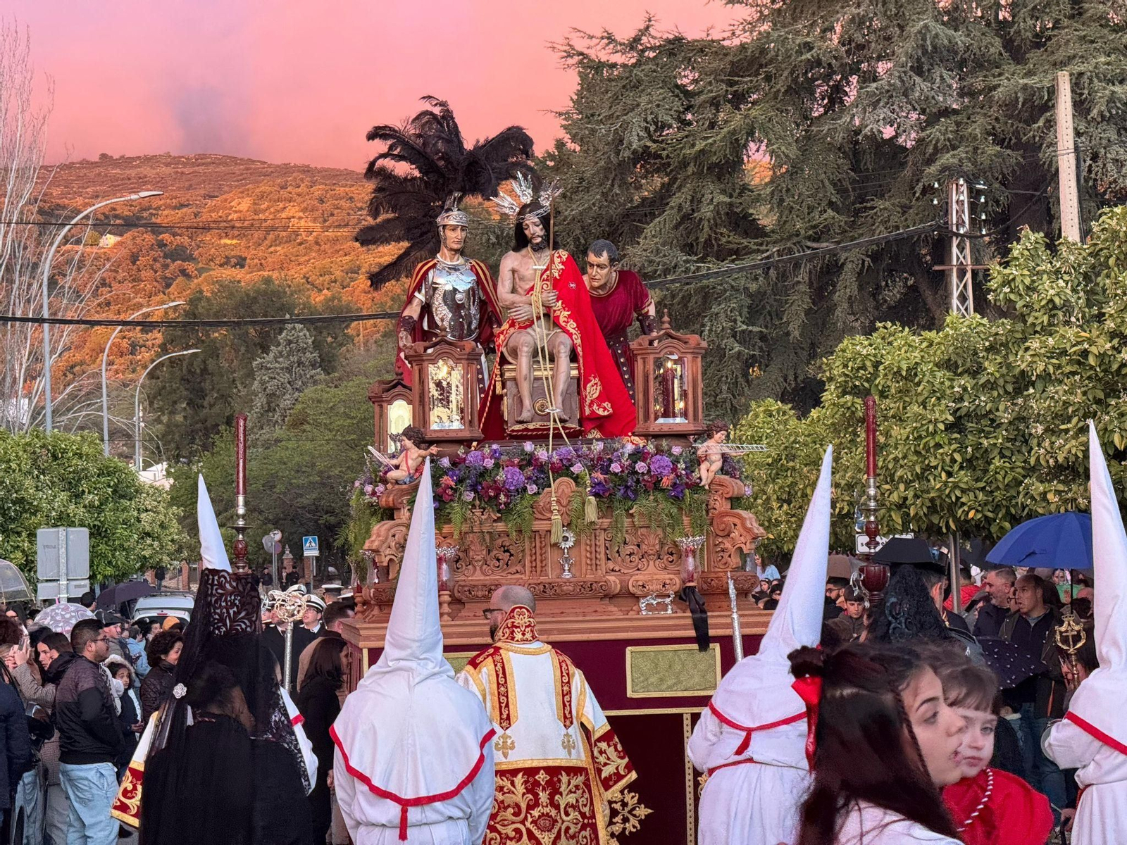 La procesión de la Hermandad de la Sentencia y Paz