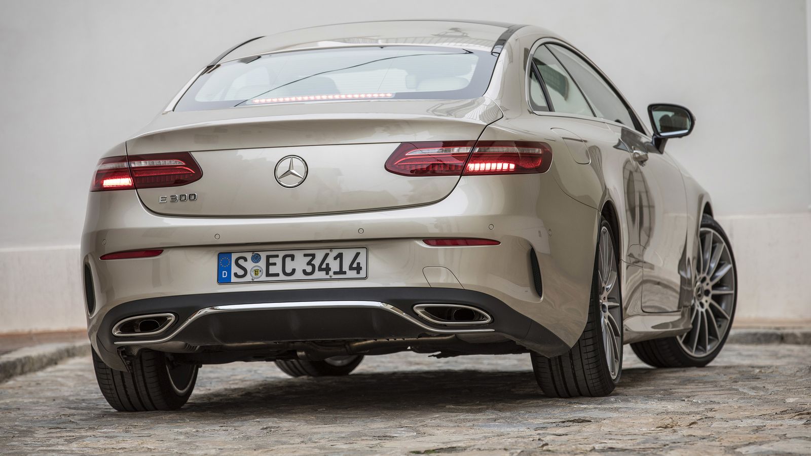 La zaga de este coche es espectacular.