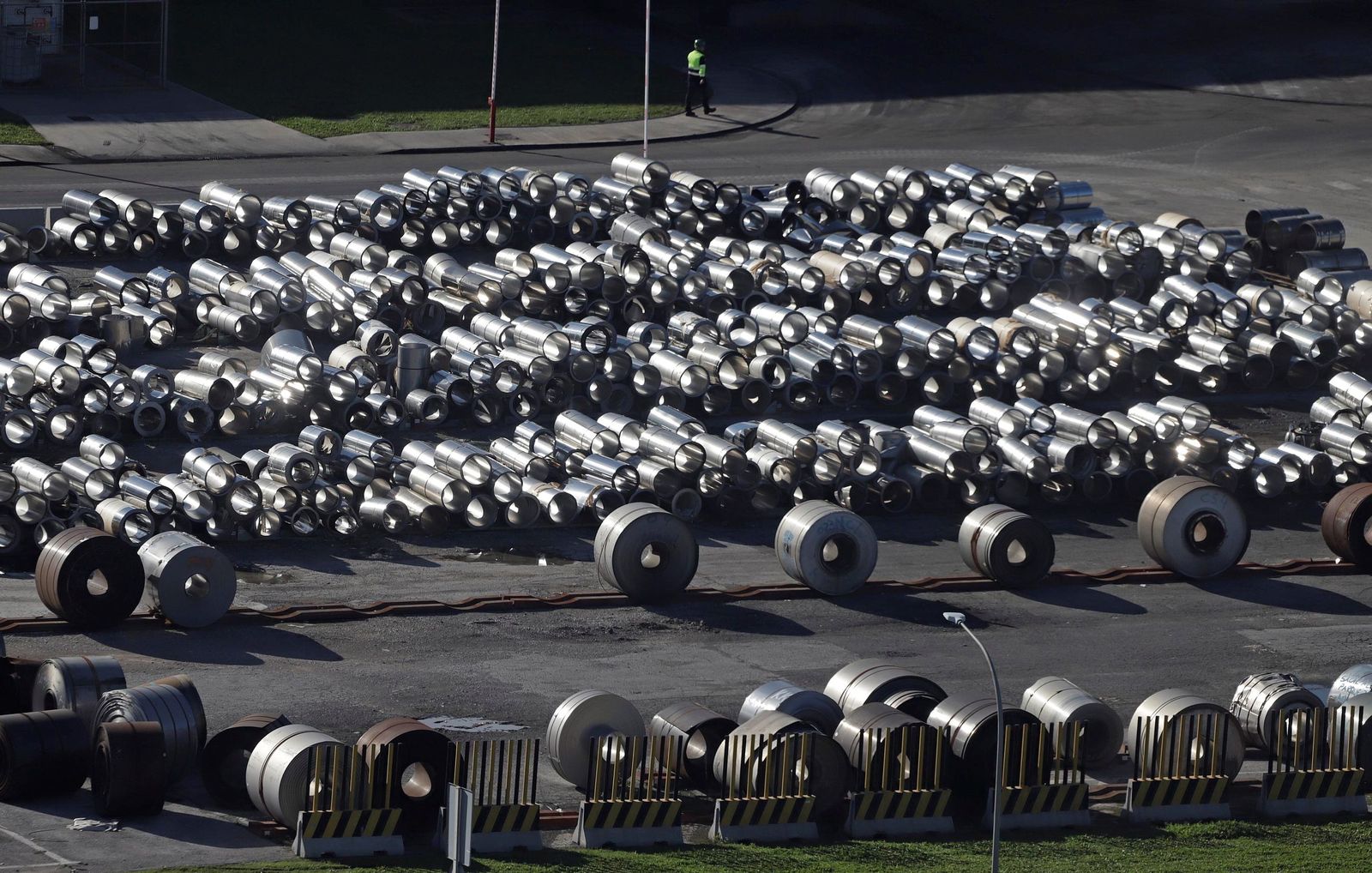 Bobinas de acero en la fábrica de Acerinox Europa