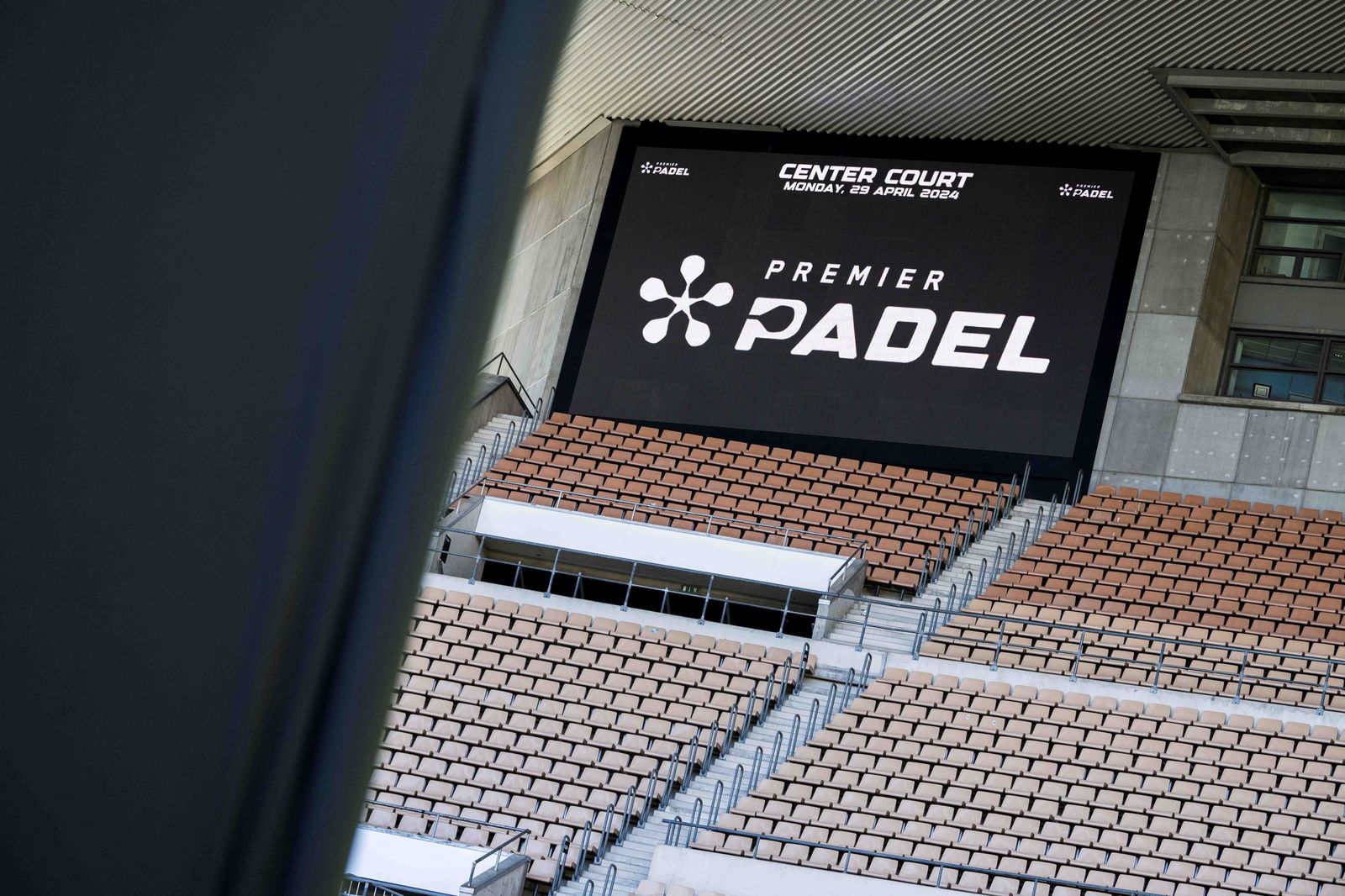 Así es la adaptación del Estadio de la Cartuja para el Premier Padel Andalucía Sevilla P2