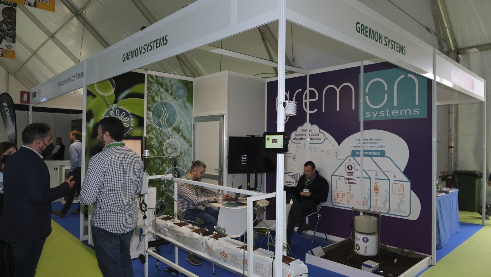 Imágenes del primer día de Expolevante Níjar.