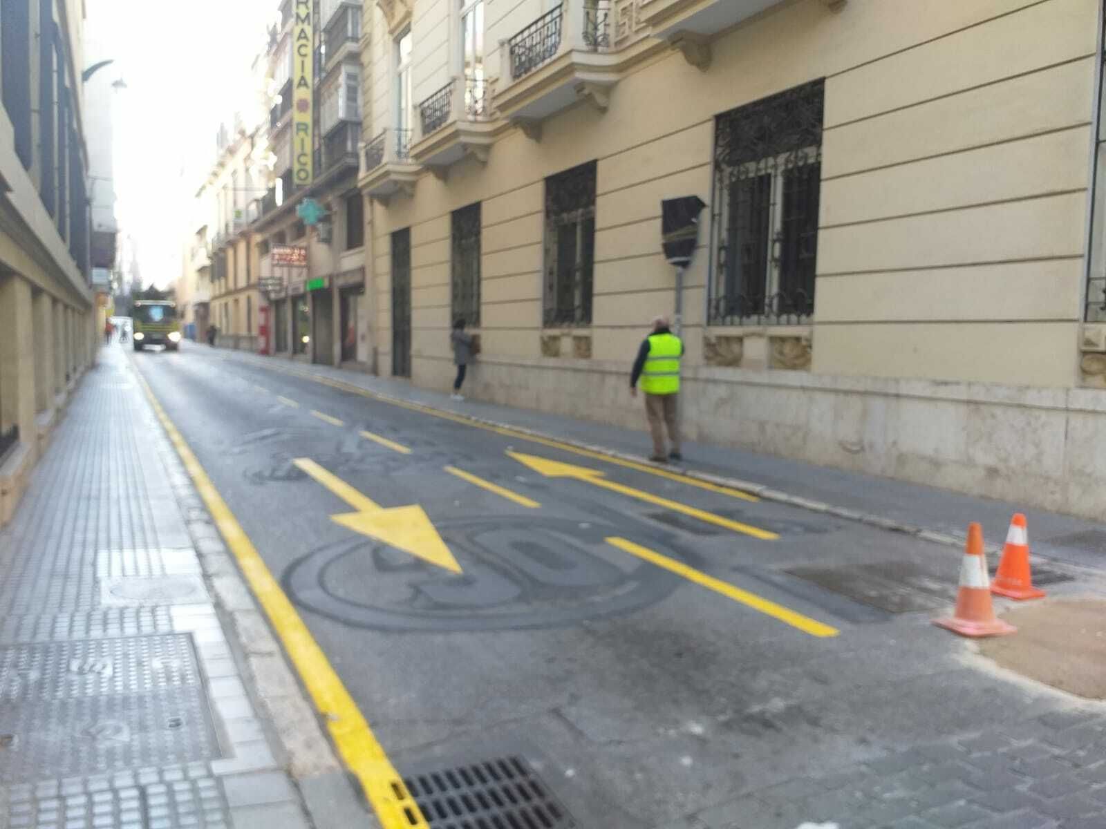Doble sentido en parte de la calle Trinidad Grund por las obras del colector de San Lorenzo.