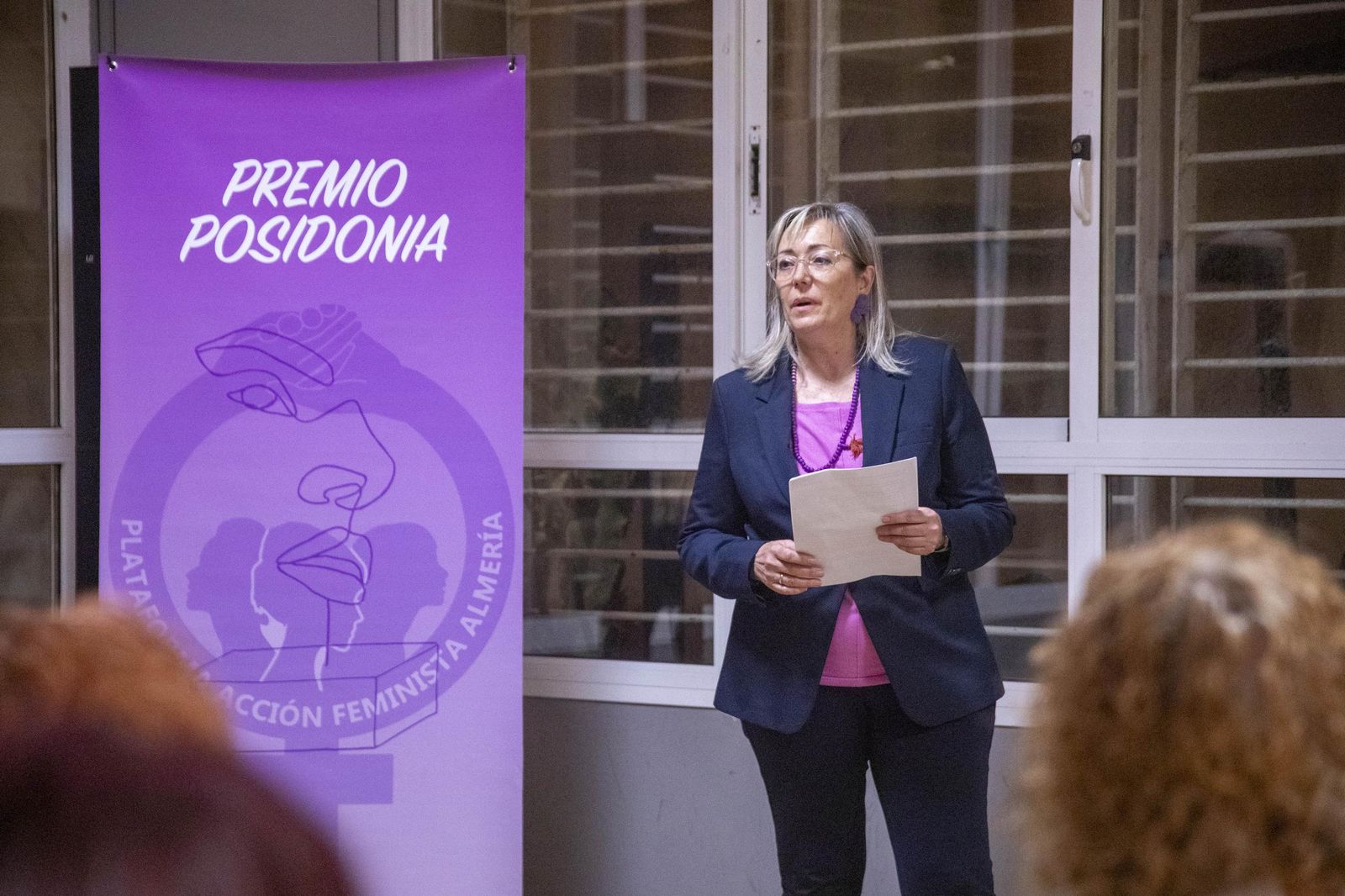 La Plataforma de Acción Feminista en Almería rinde homenaje a las mujeres de la Desbandá con su II Premio ‘Posidonia’ a Loli Sierra, vicepresidenta de la Asociación Memorialista de la Desbandá, en imágenes
