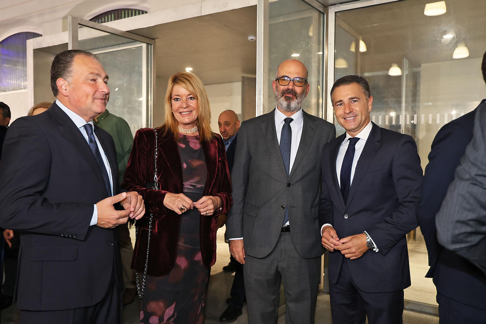 Imágenes de los invitados a la gala de los  37 premios Onubenses del Año