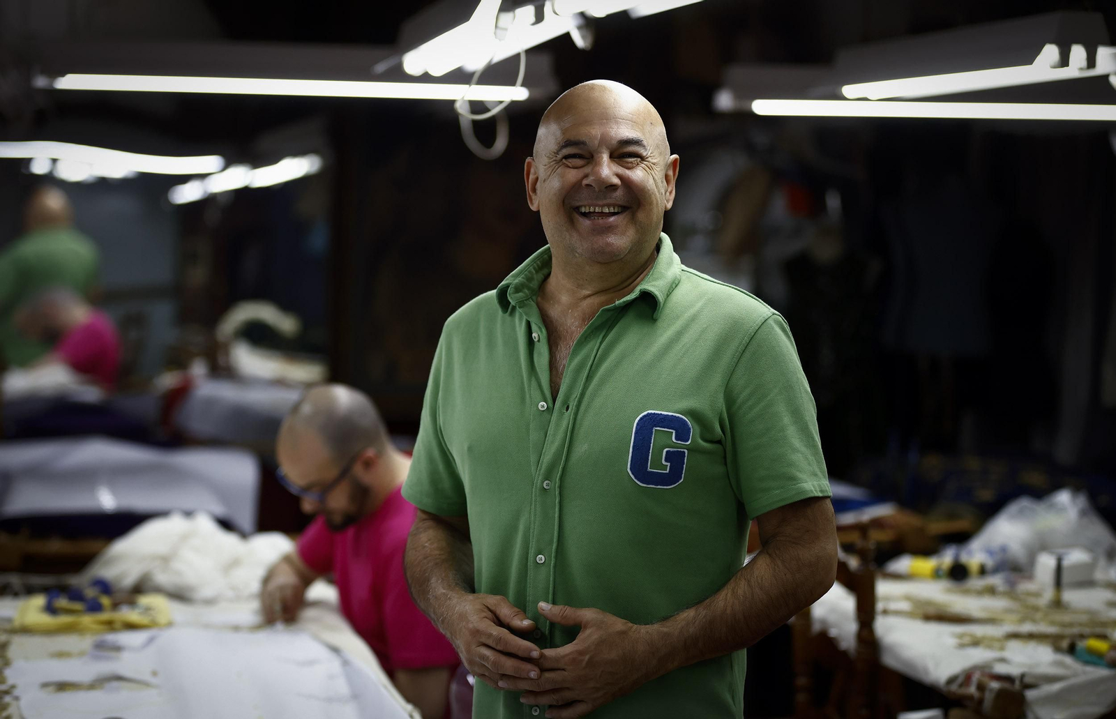 Paquili en su taller de bordados.